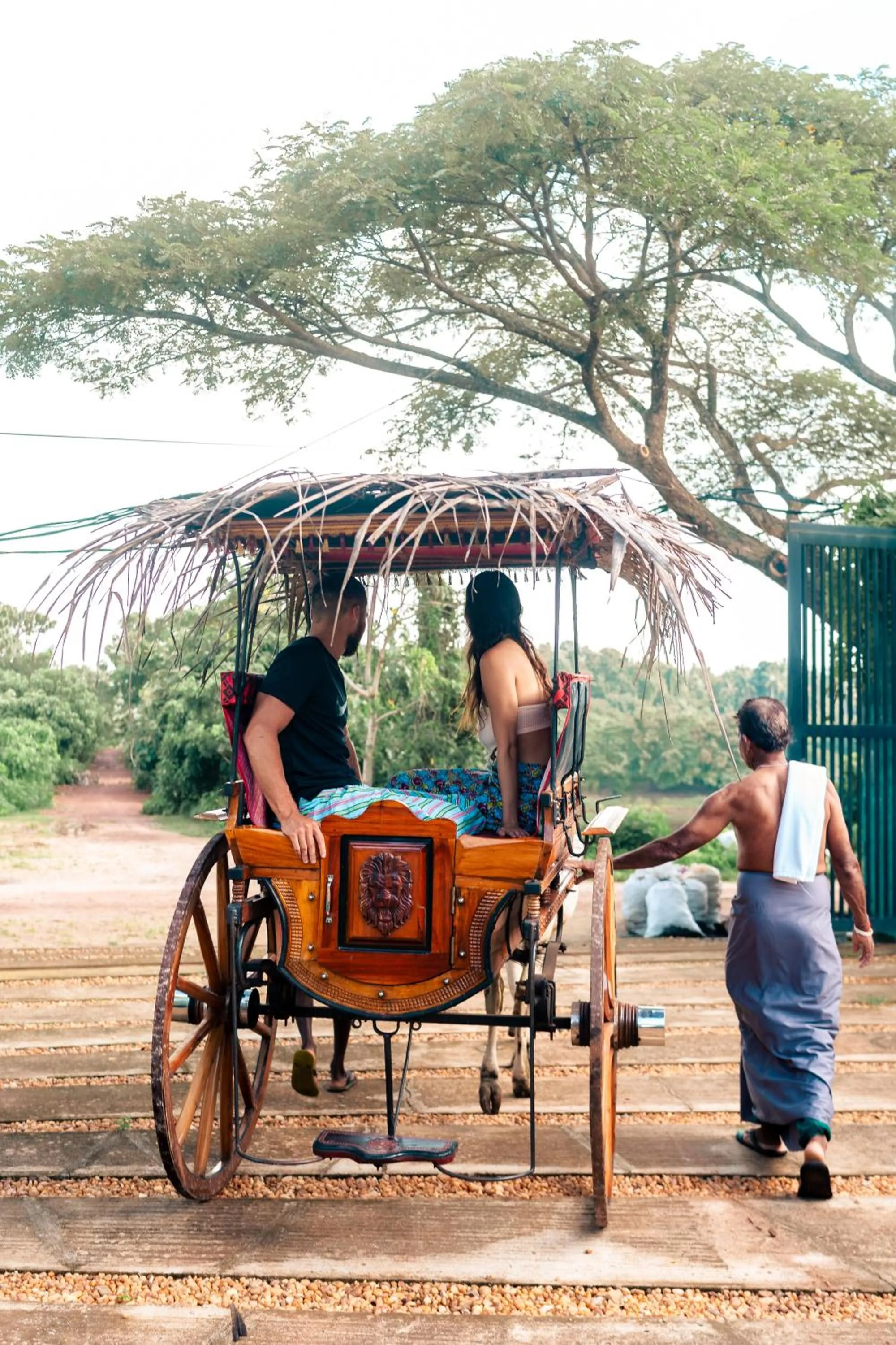 Restaurant/places to eat in Bolagala Agro Floating Resort