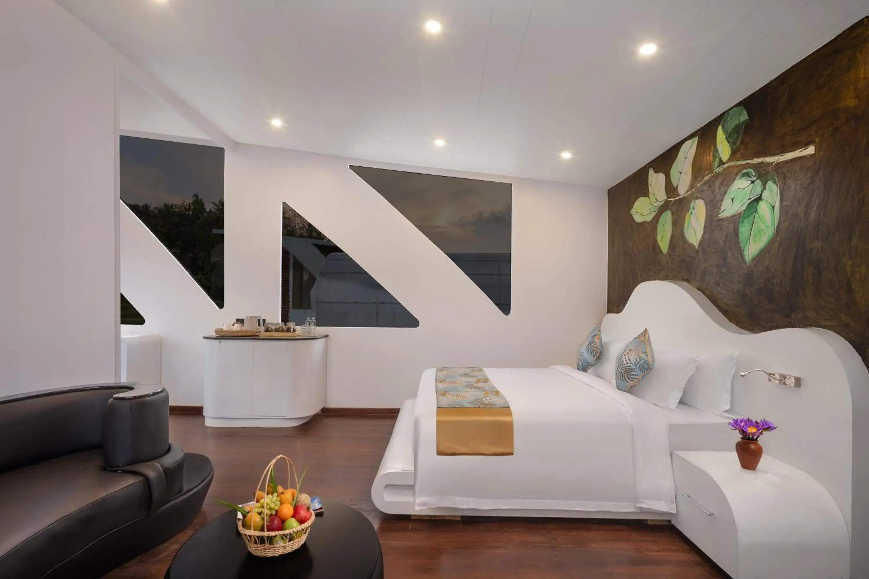 Bolagala Royal Suite With Lake View - single occupancy in Bolagala Agro Floating Resort Bolagala Royal Suite With Lake View - single occupancy in Bolagala Agro Floating Resort