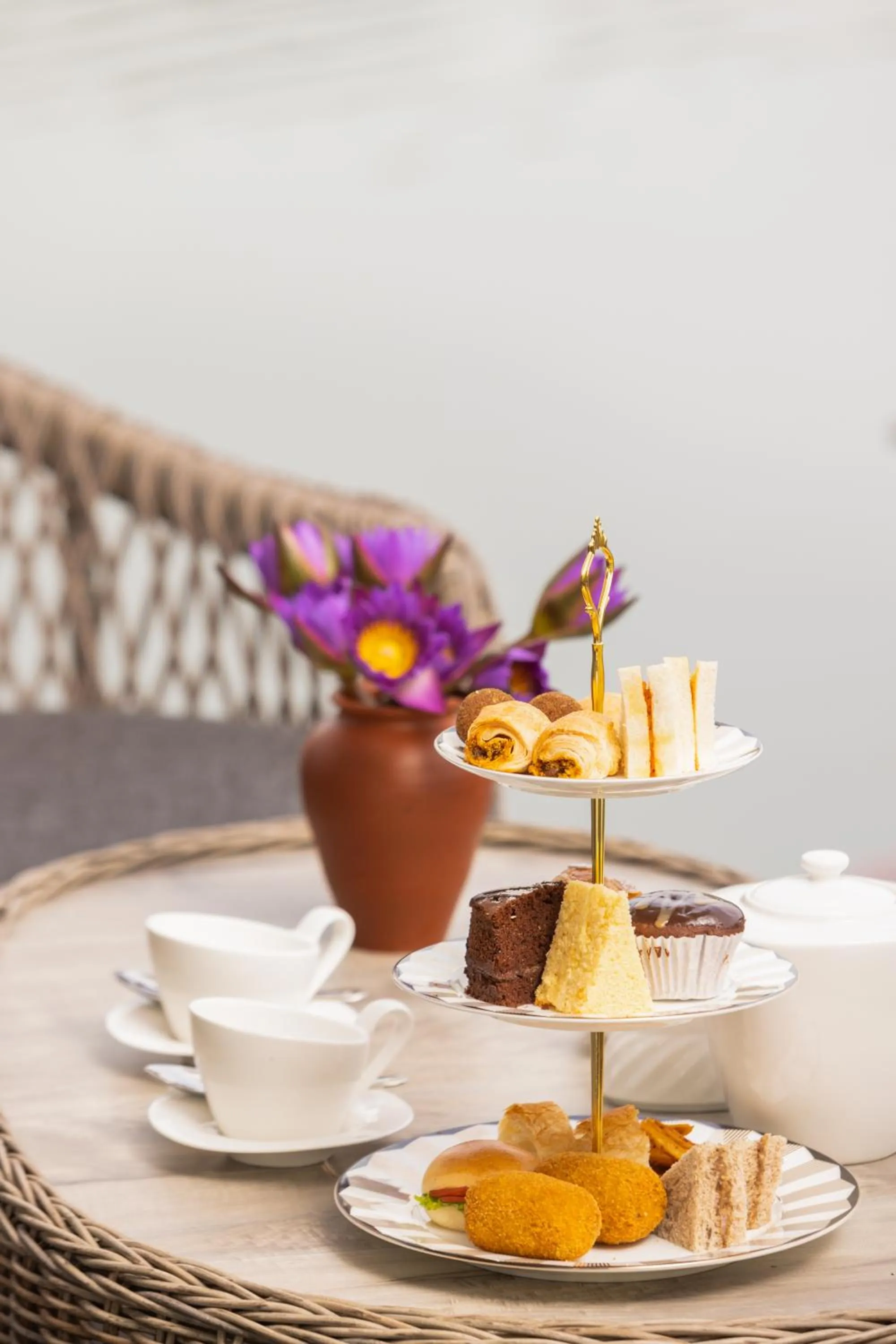 Food and drinks in Bolagala Agro Floating Resort