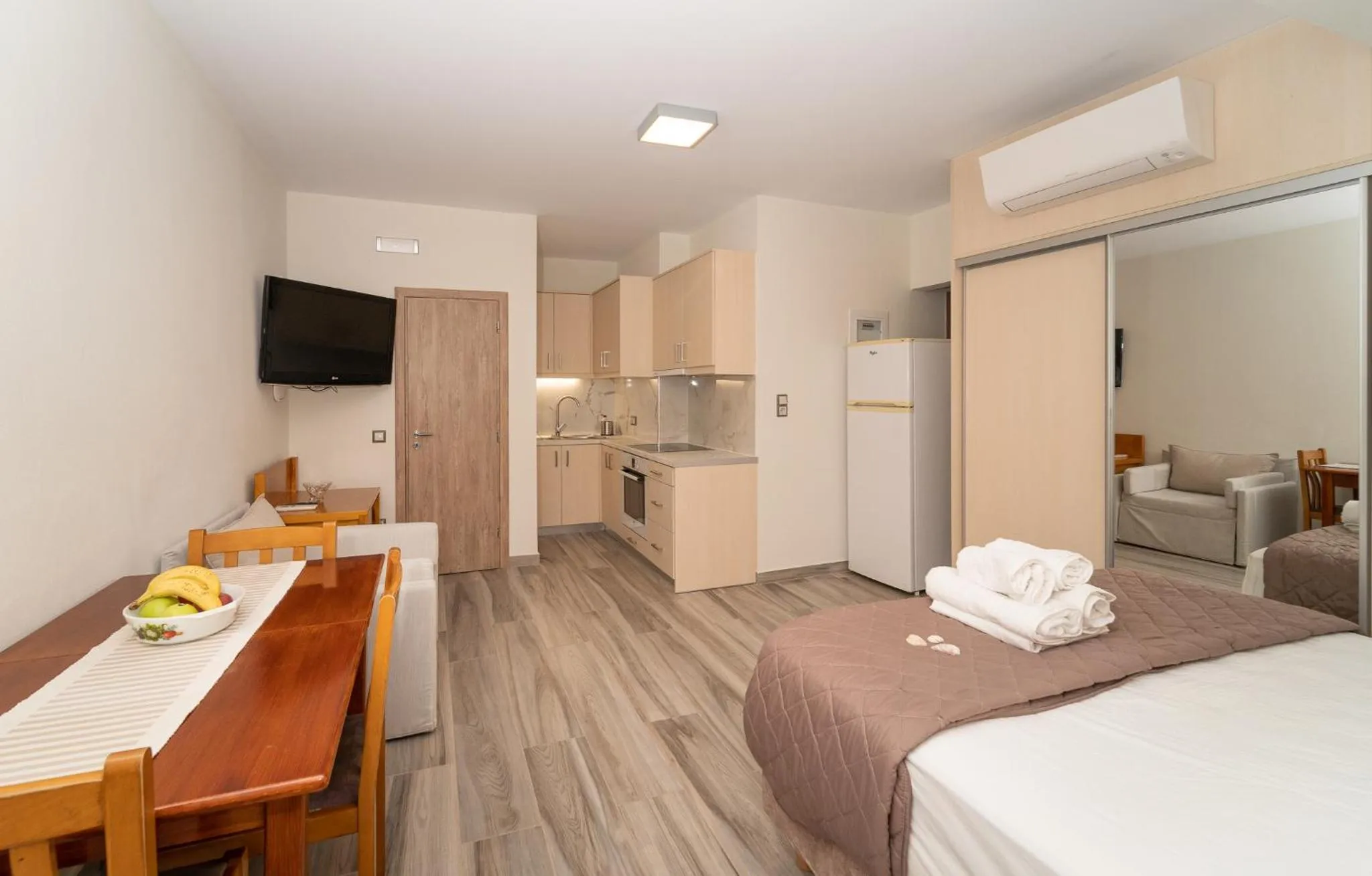 Photo of the whole room, Bed in CARLOS MANSION LUXURY SUITES