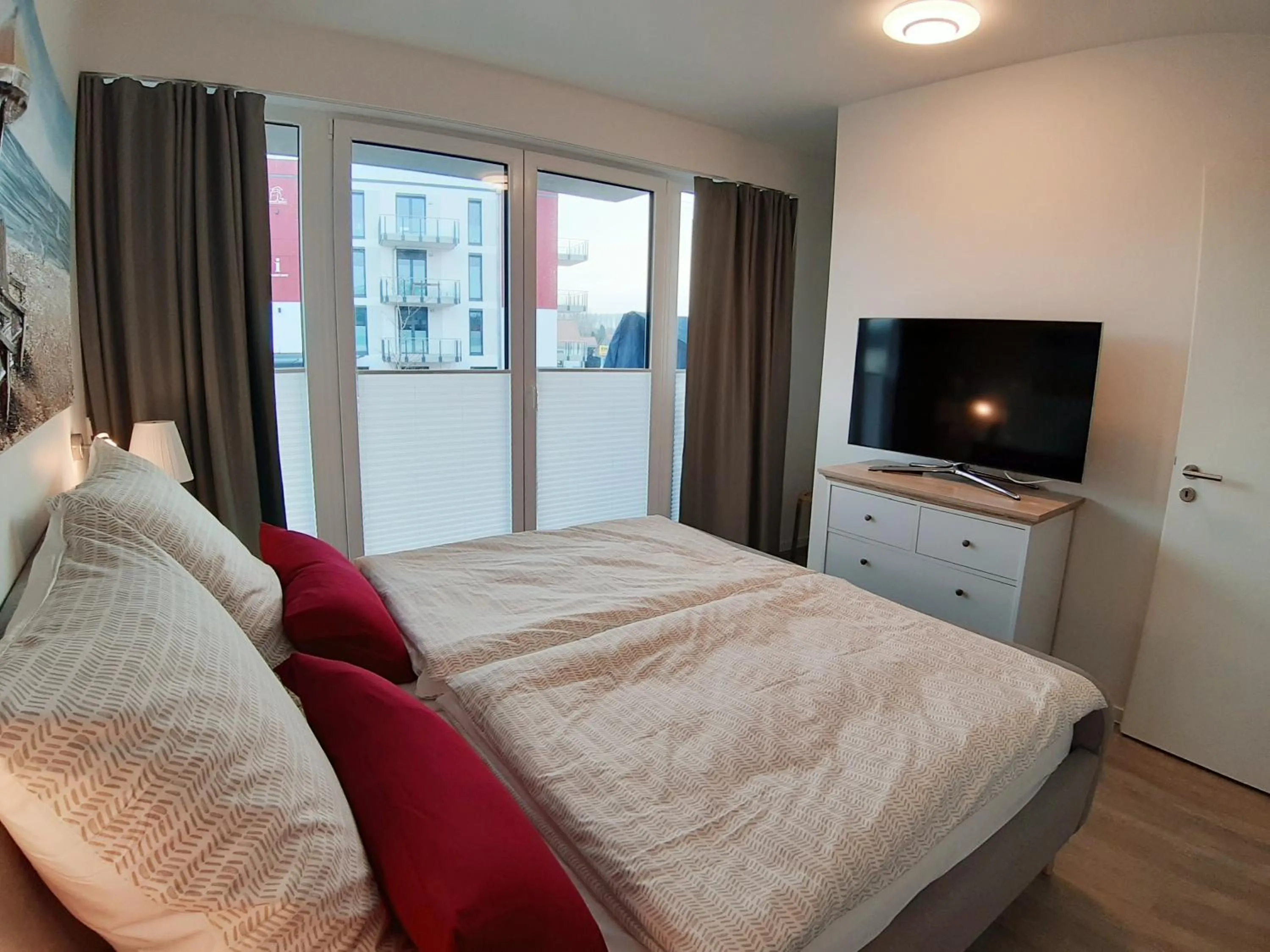 TV and multimedia, Bed in Riecht nach Meer