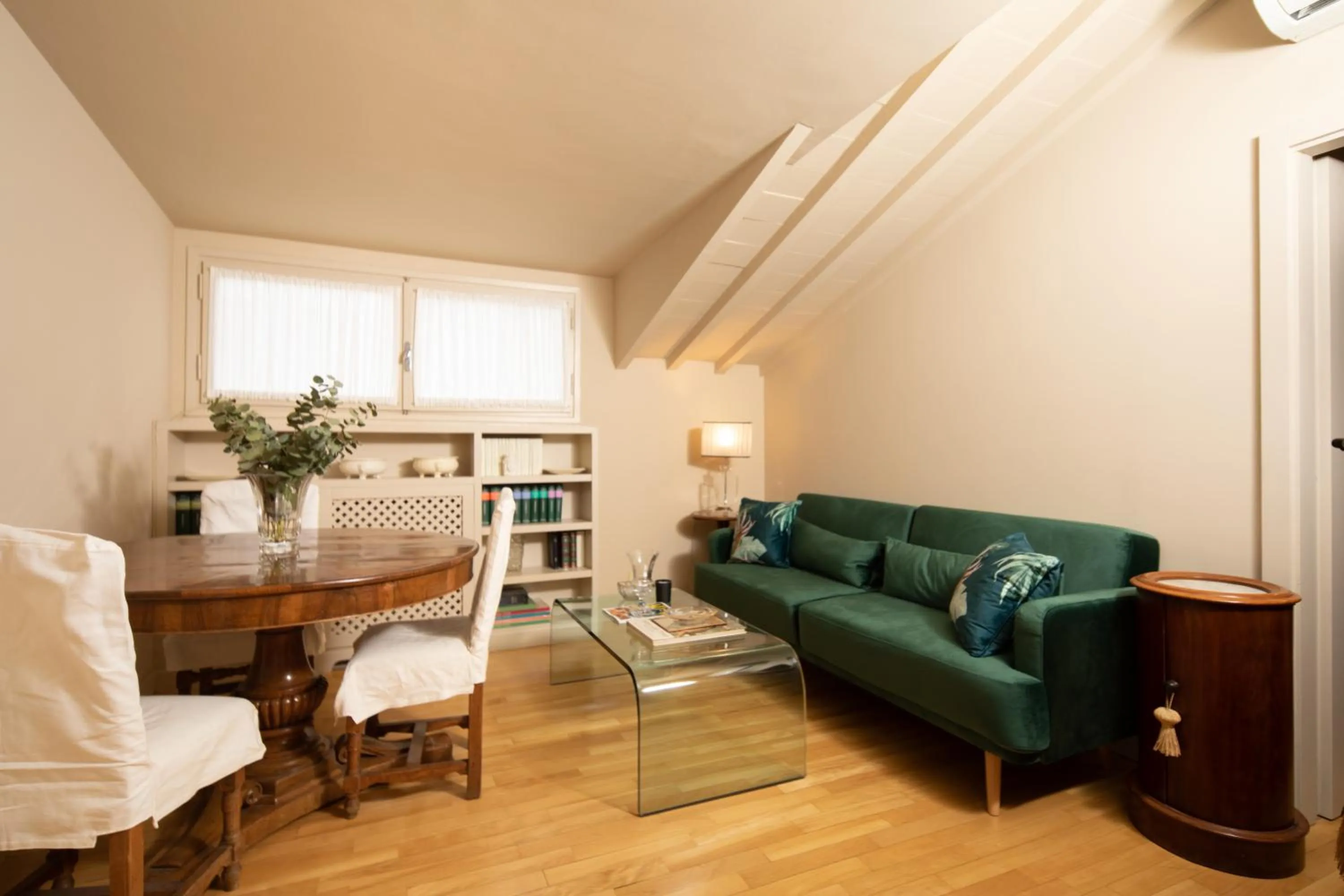 Living room in San Jacopo Top by Mmega