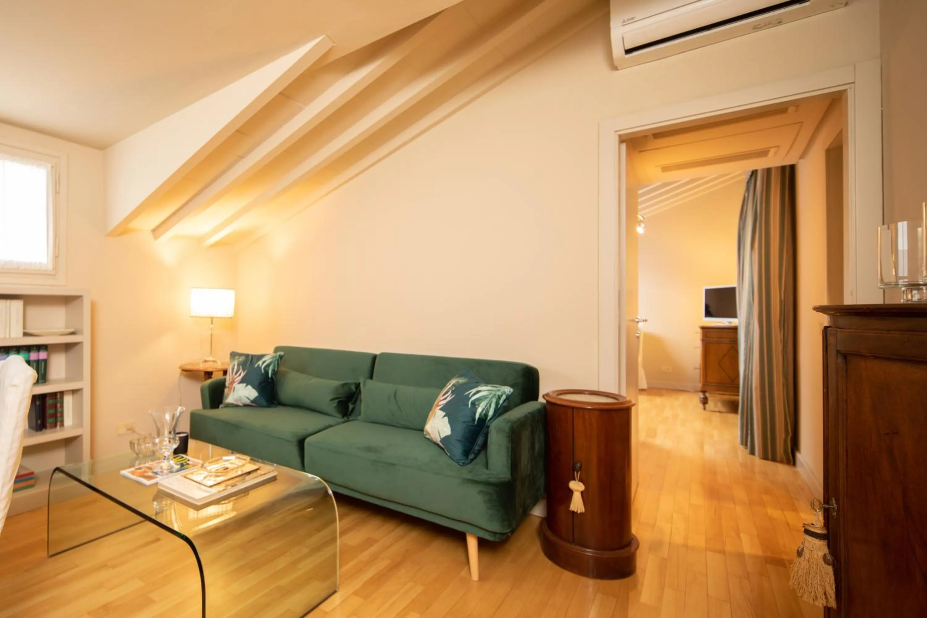 Living room in San Jacopo Top by Mmega