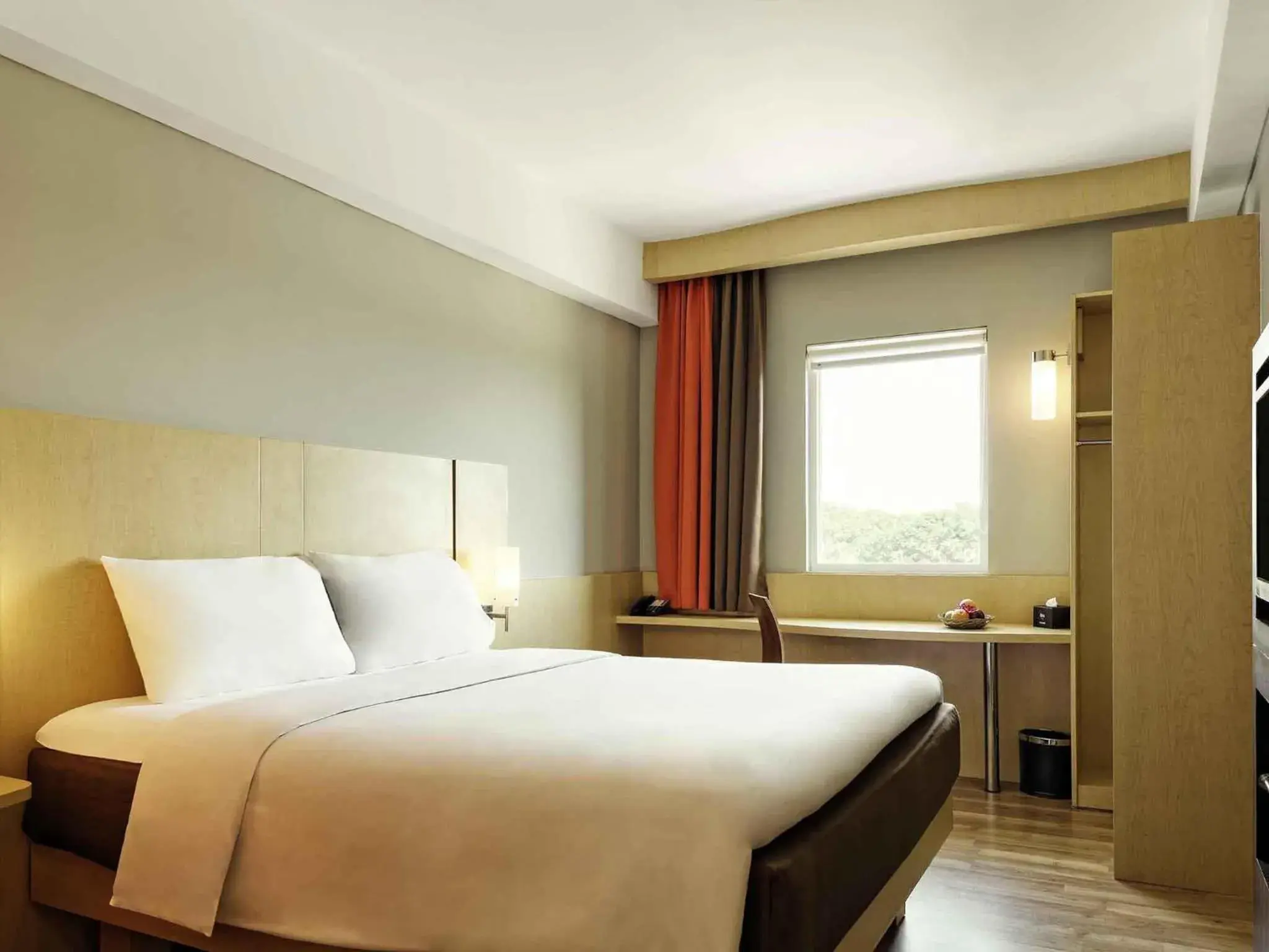 Bedroom, Bed in Ibis Padang Bedroom, Bed in Ibis Padang