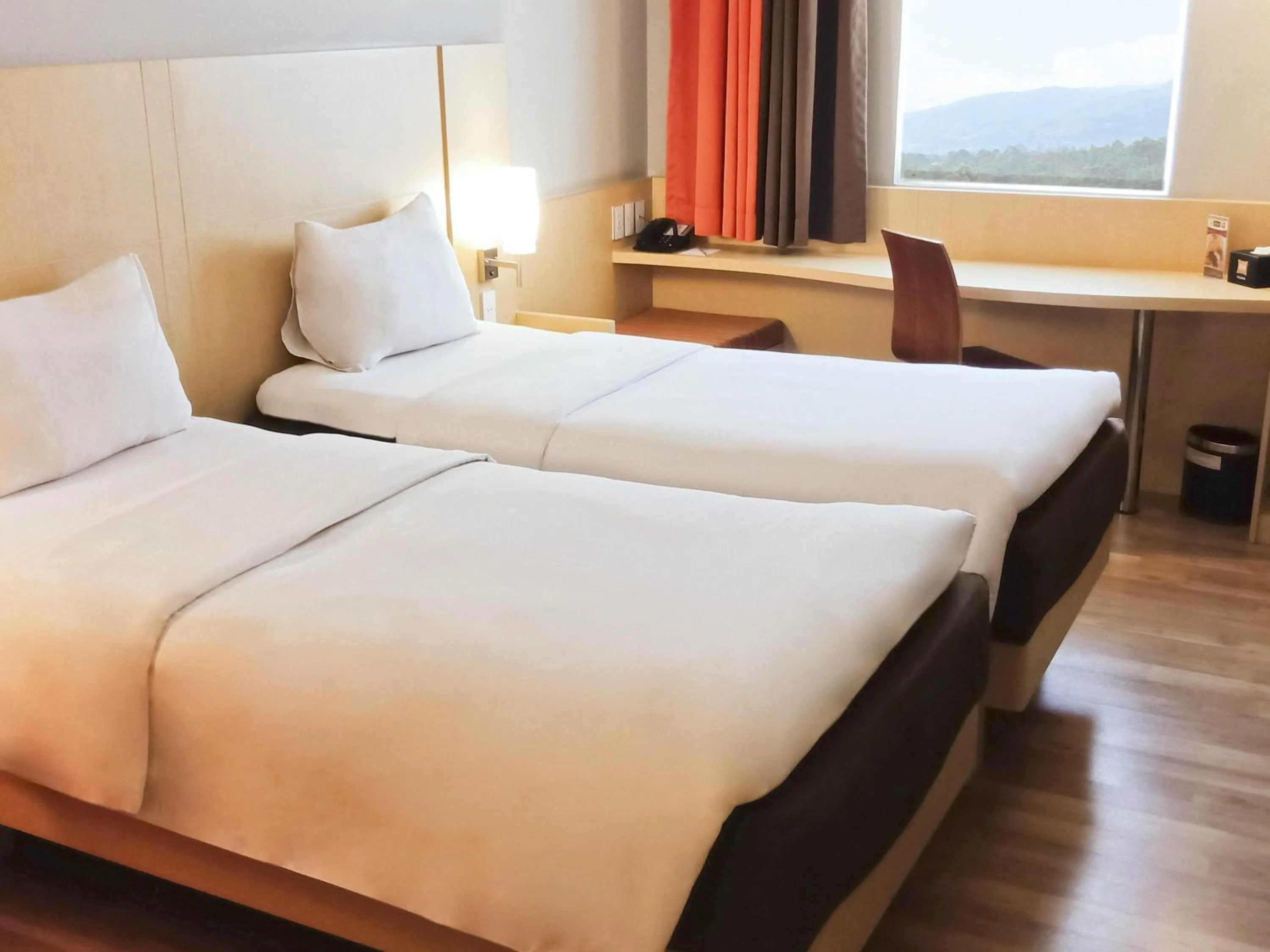 Bedroom, Bed in Ibis Padang