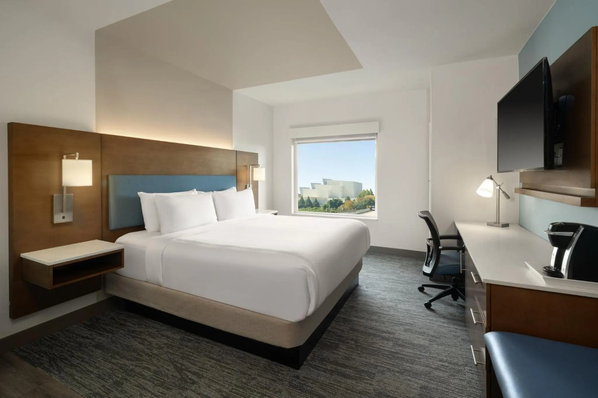 Photo of the whole room, Bed in EVEN Hotel Atlanta - Cobb Galleria by IHG