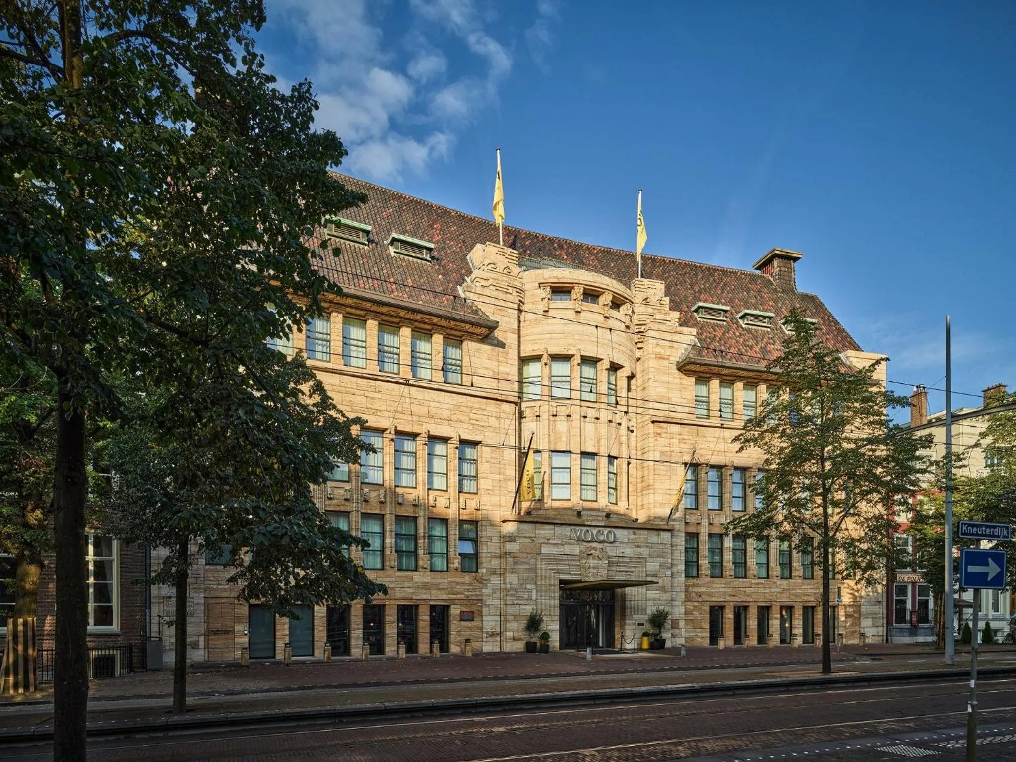 Property building in voco The Hague by IHG