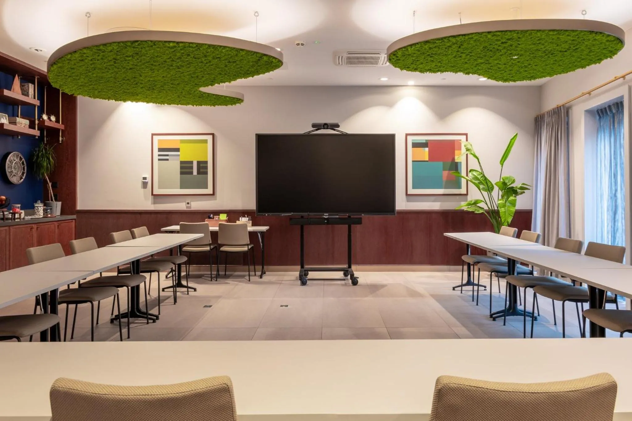 Meeting/conference room in voco The Hague by IHG