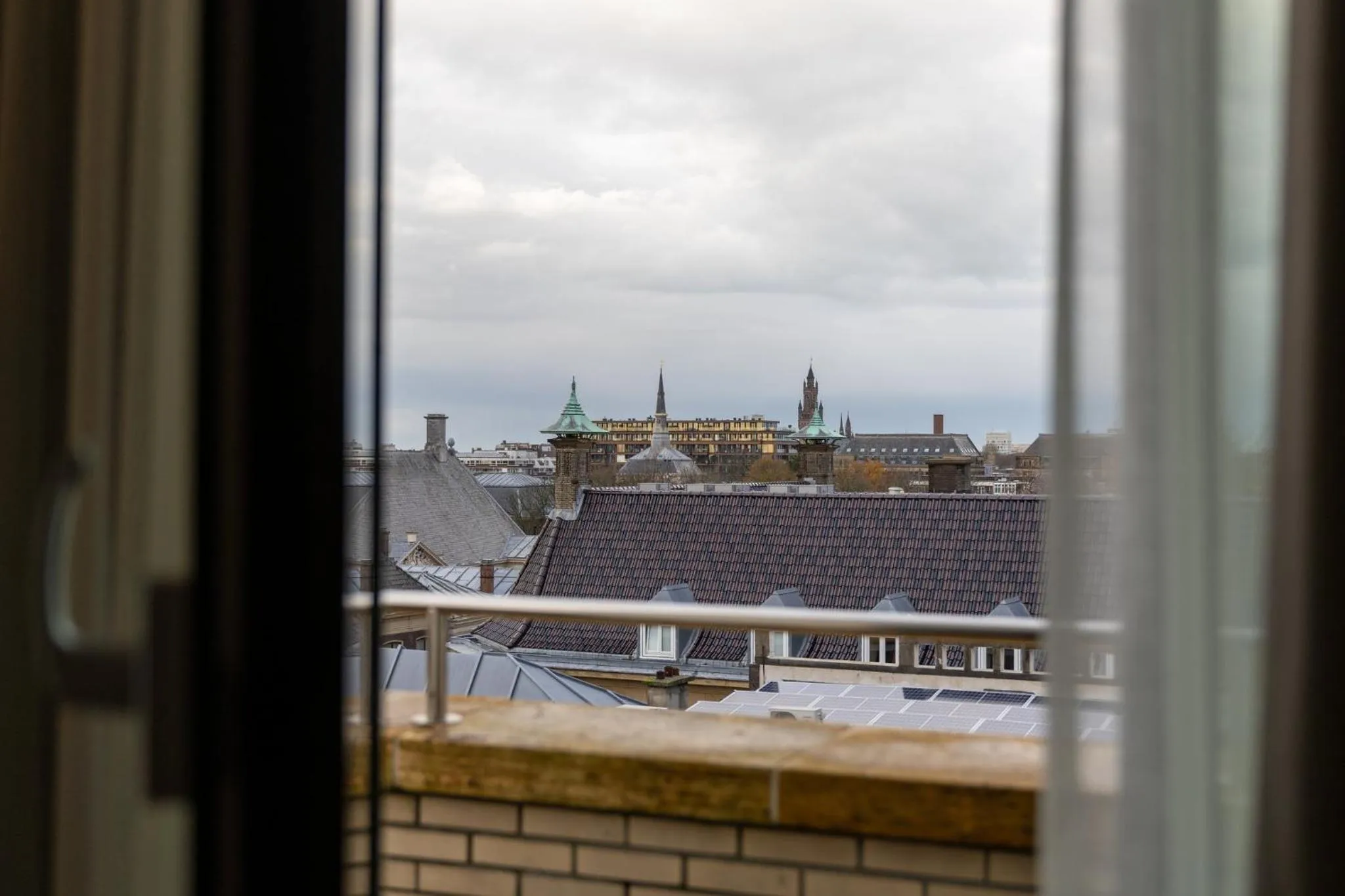 Photo of the whole room in voco The Hague by IHG