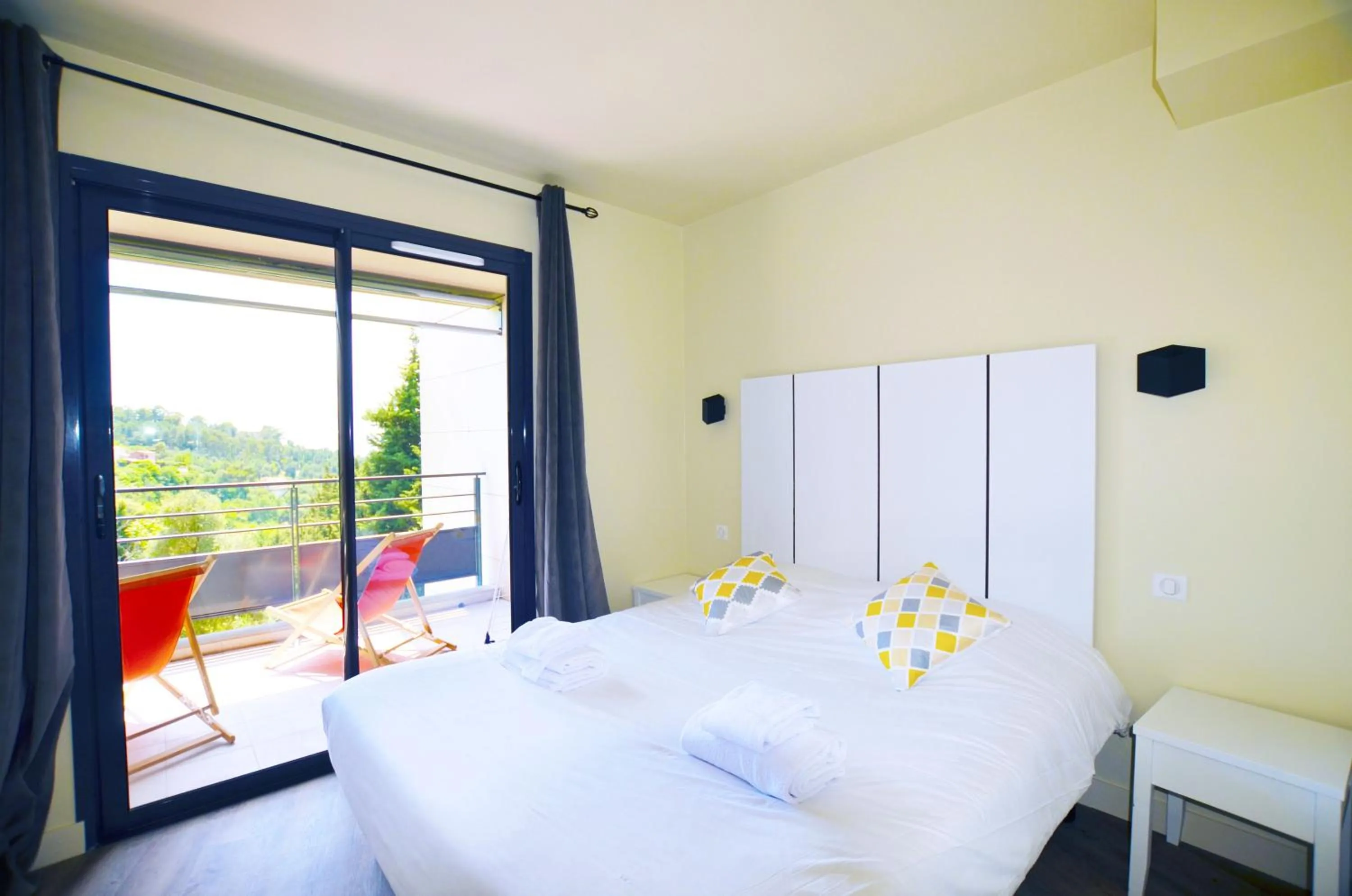 Bedroom, Bed in La Perle d'Eze - Aparthotel