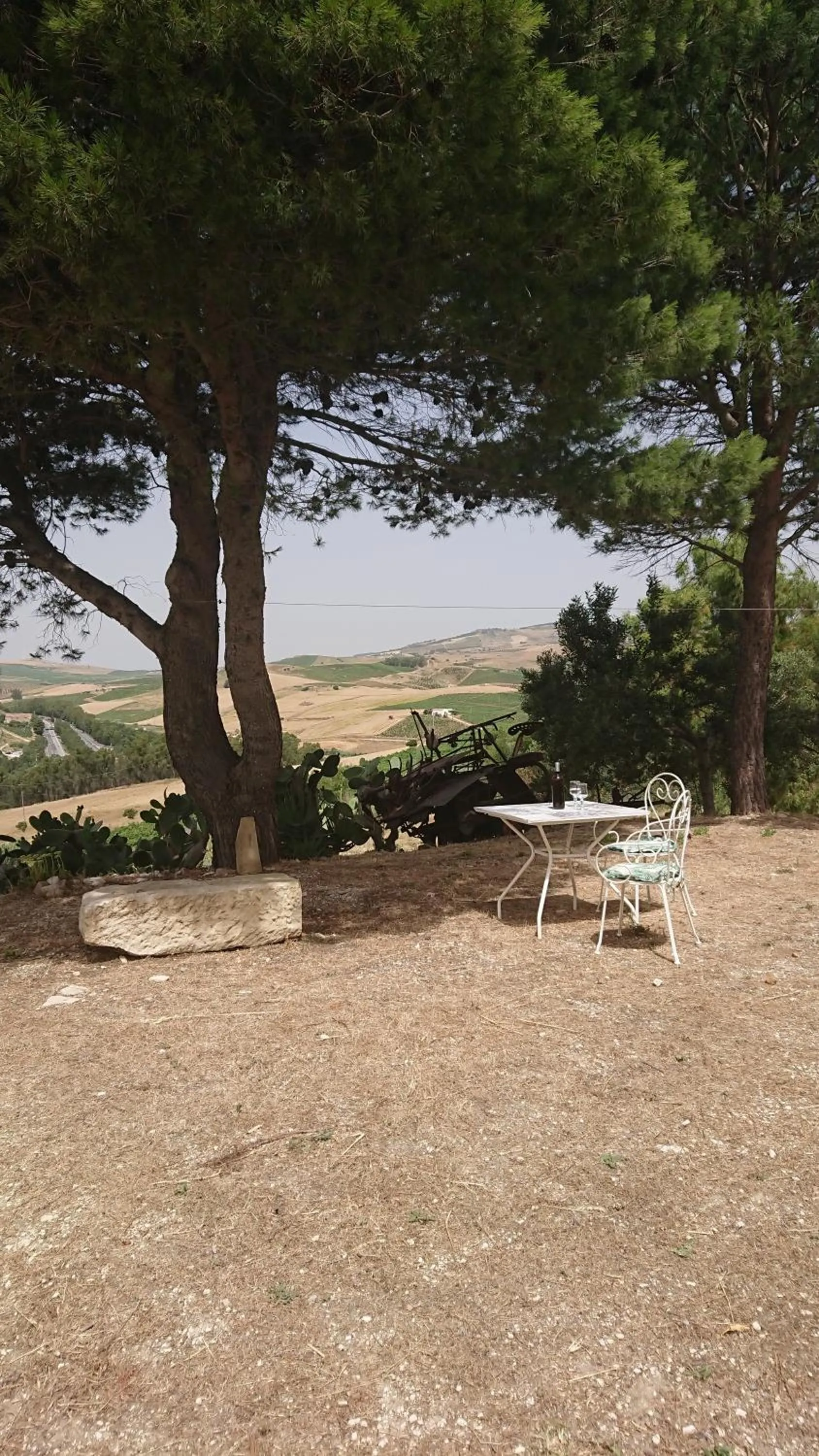 Inner courtyard view in Helimos Bed&Breakfast Segesta Temple-Castellammare