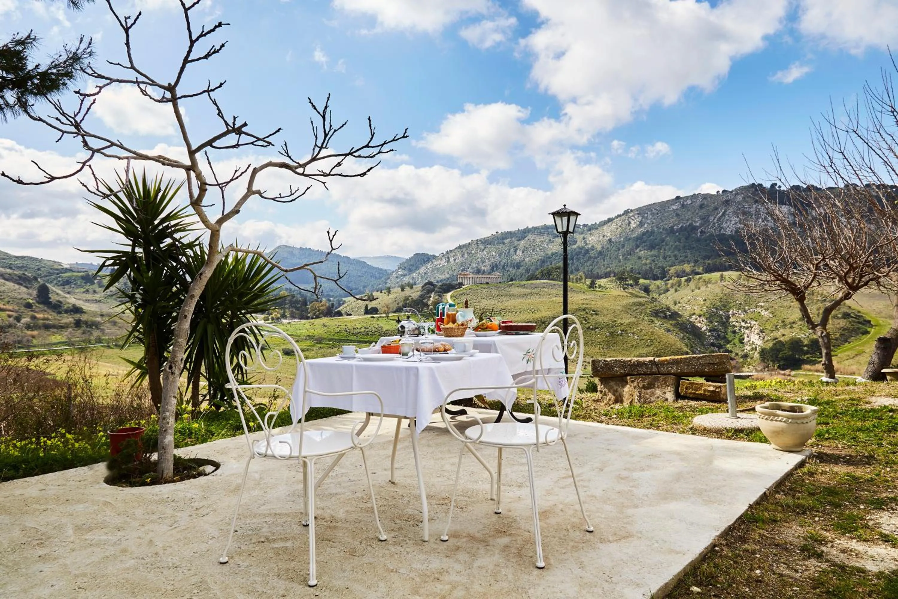 Patio in Helimos Bed&Breakfast Segesta Temple-Castellammare