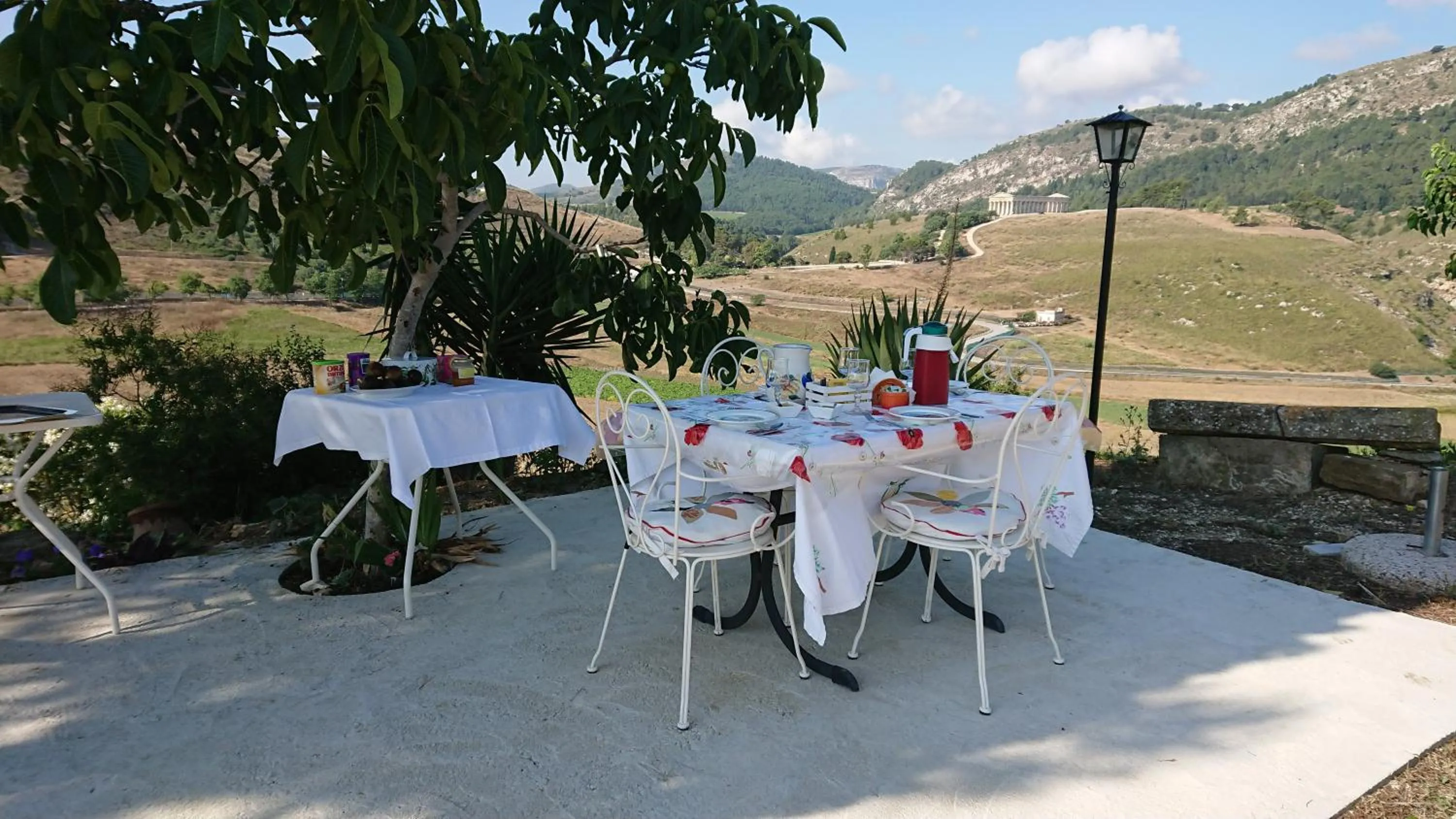 Balcony/Terrace in Helimos Bed&Breakfast Segesta Temple-Castellammare