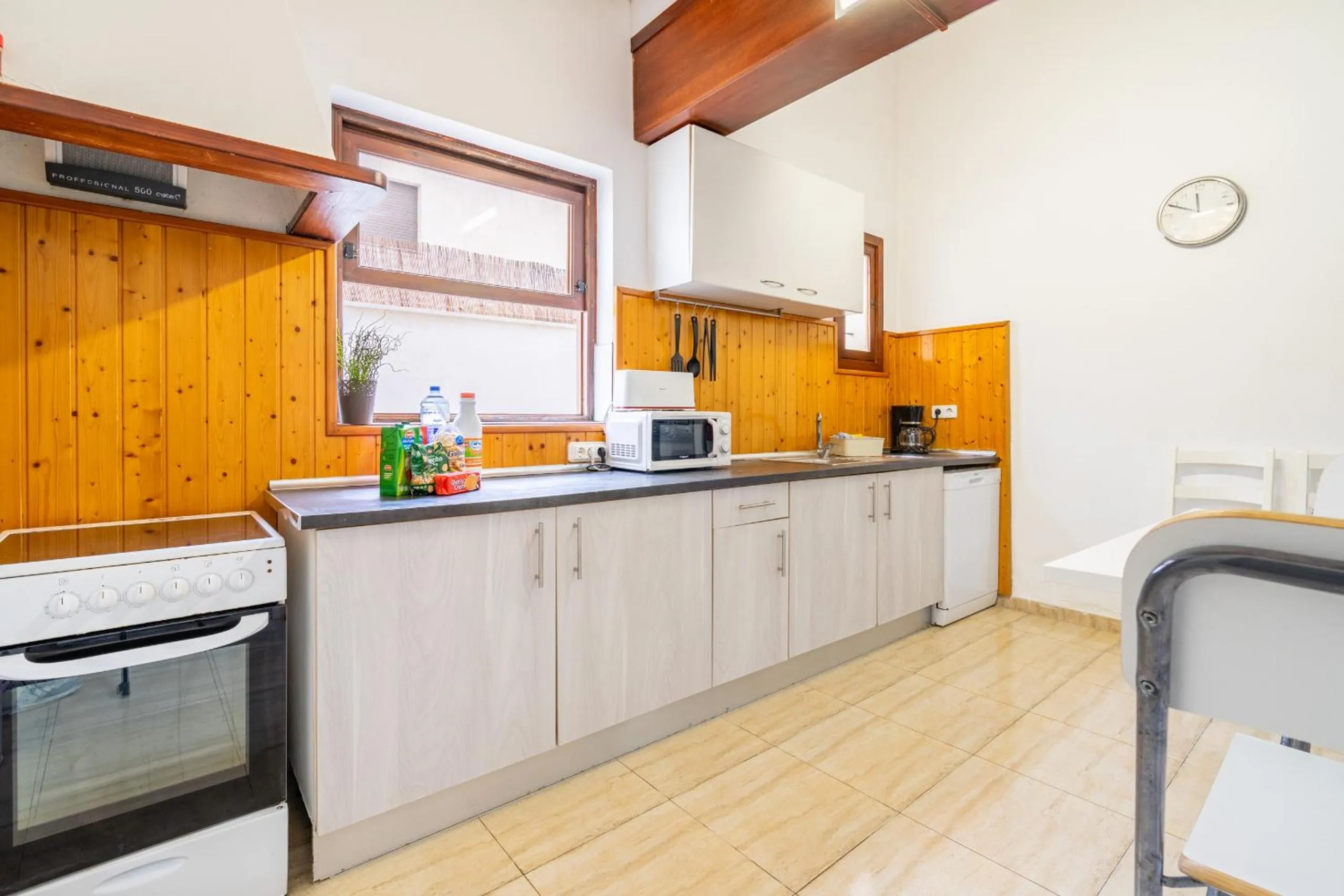 Kitchen or kitchenette in Villa Can Pastilla