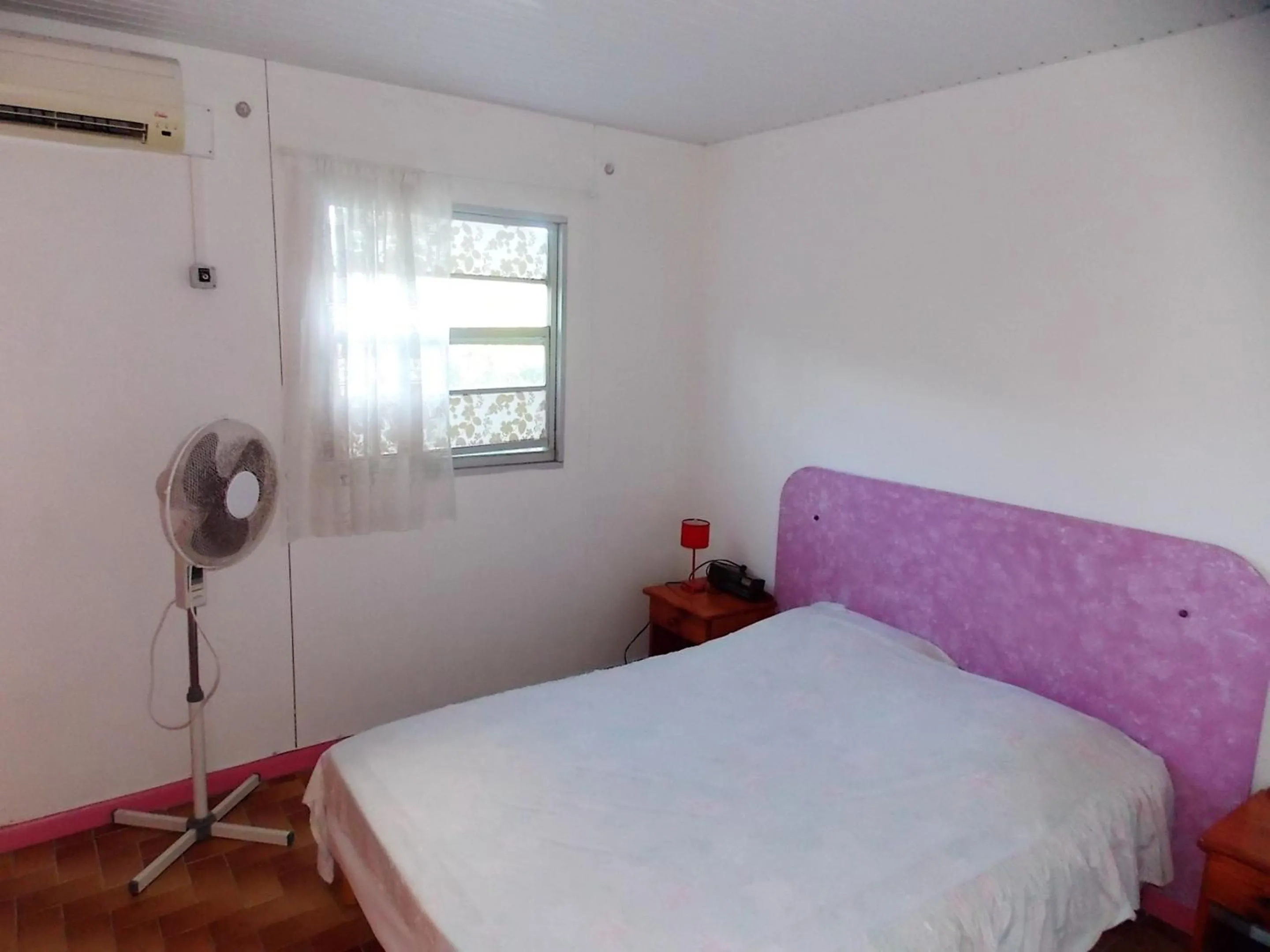 Photo of the whole room, Bed in Maison charmante Sainte-Luce