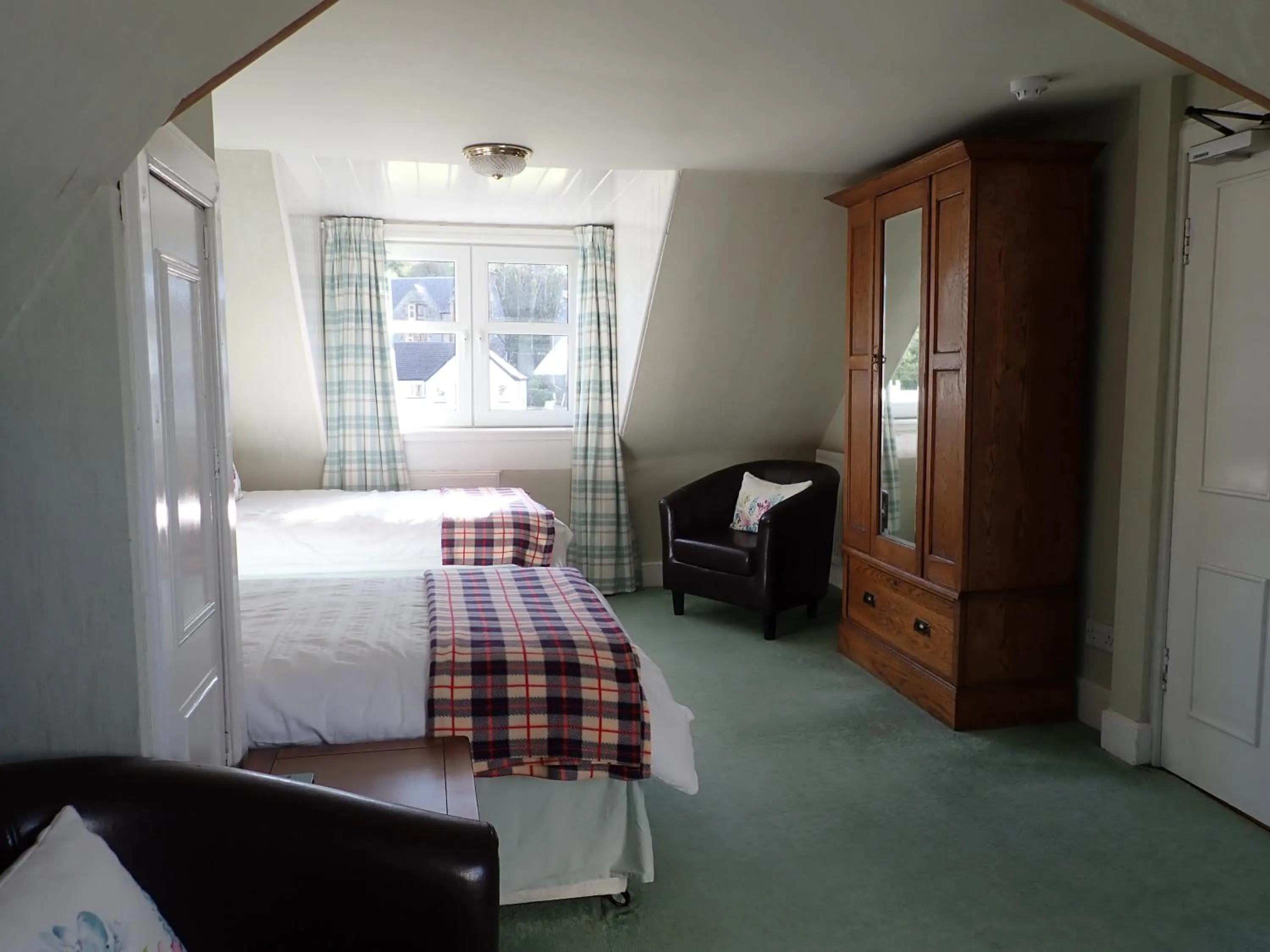 Photo of the whole room, Bed in Hawthornbank