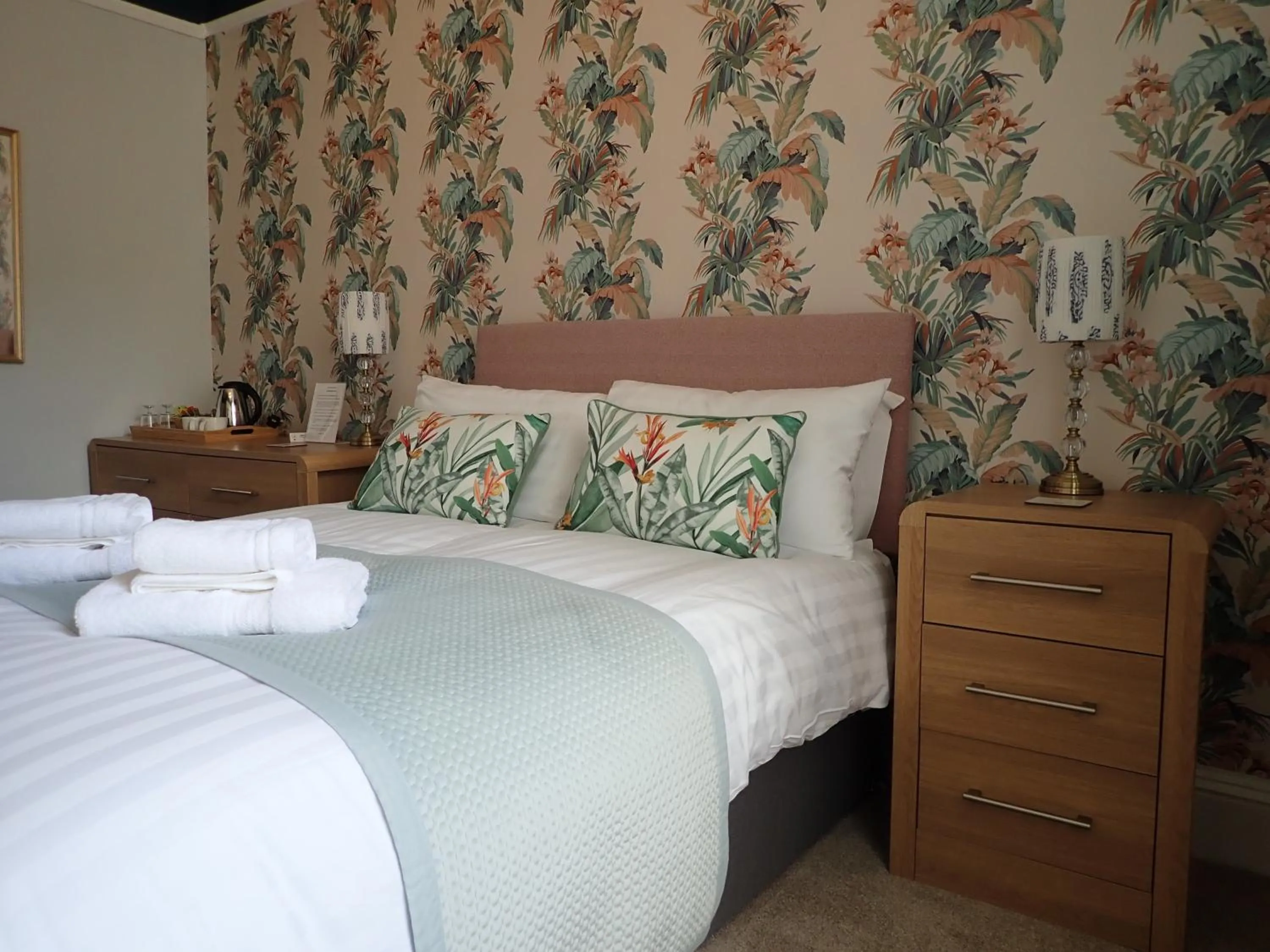 Photo of the whole room, Bed in Hawthornbank