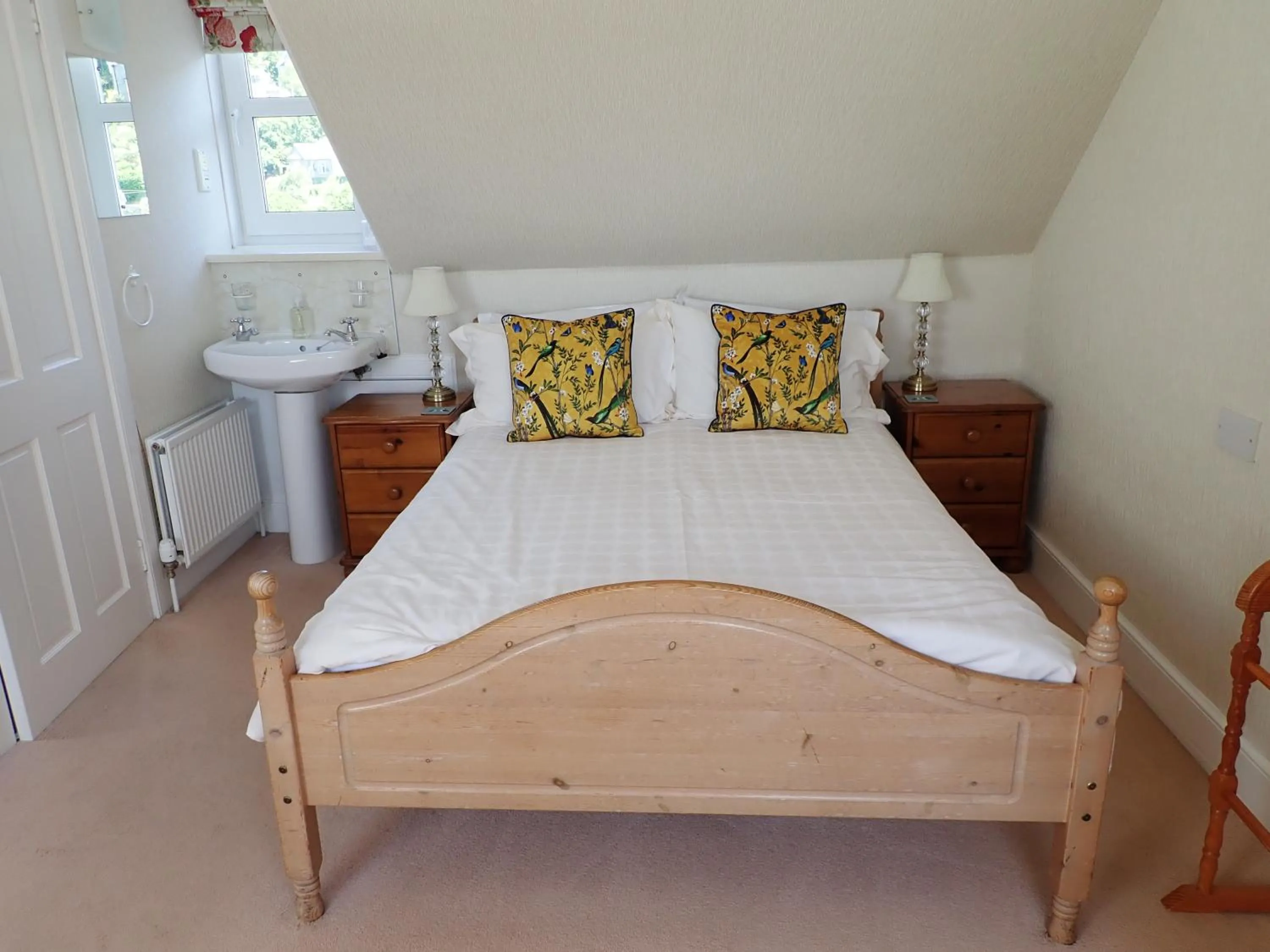 Photo of the whole room, Bed in Hawthornbank
