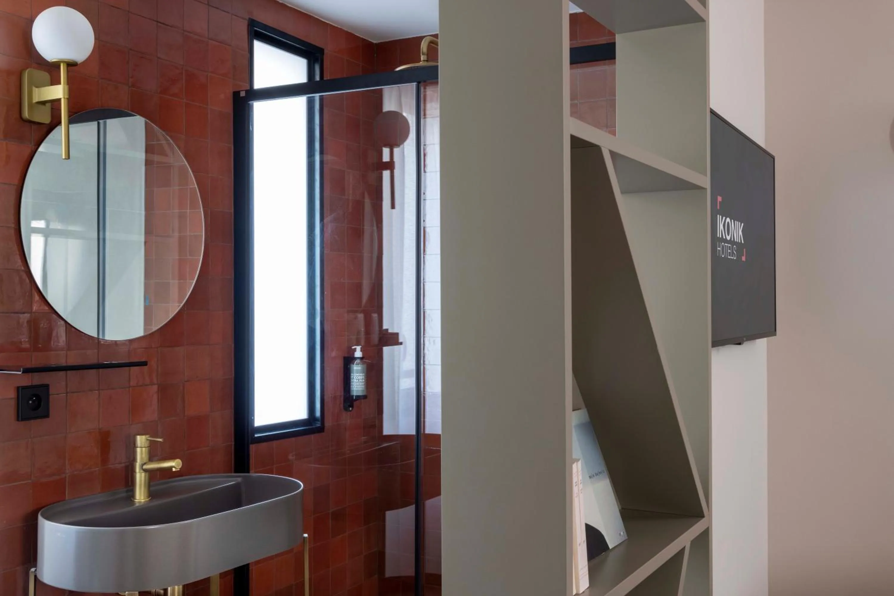 Bathroom in Ikonik Jean Médecin