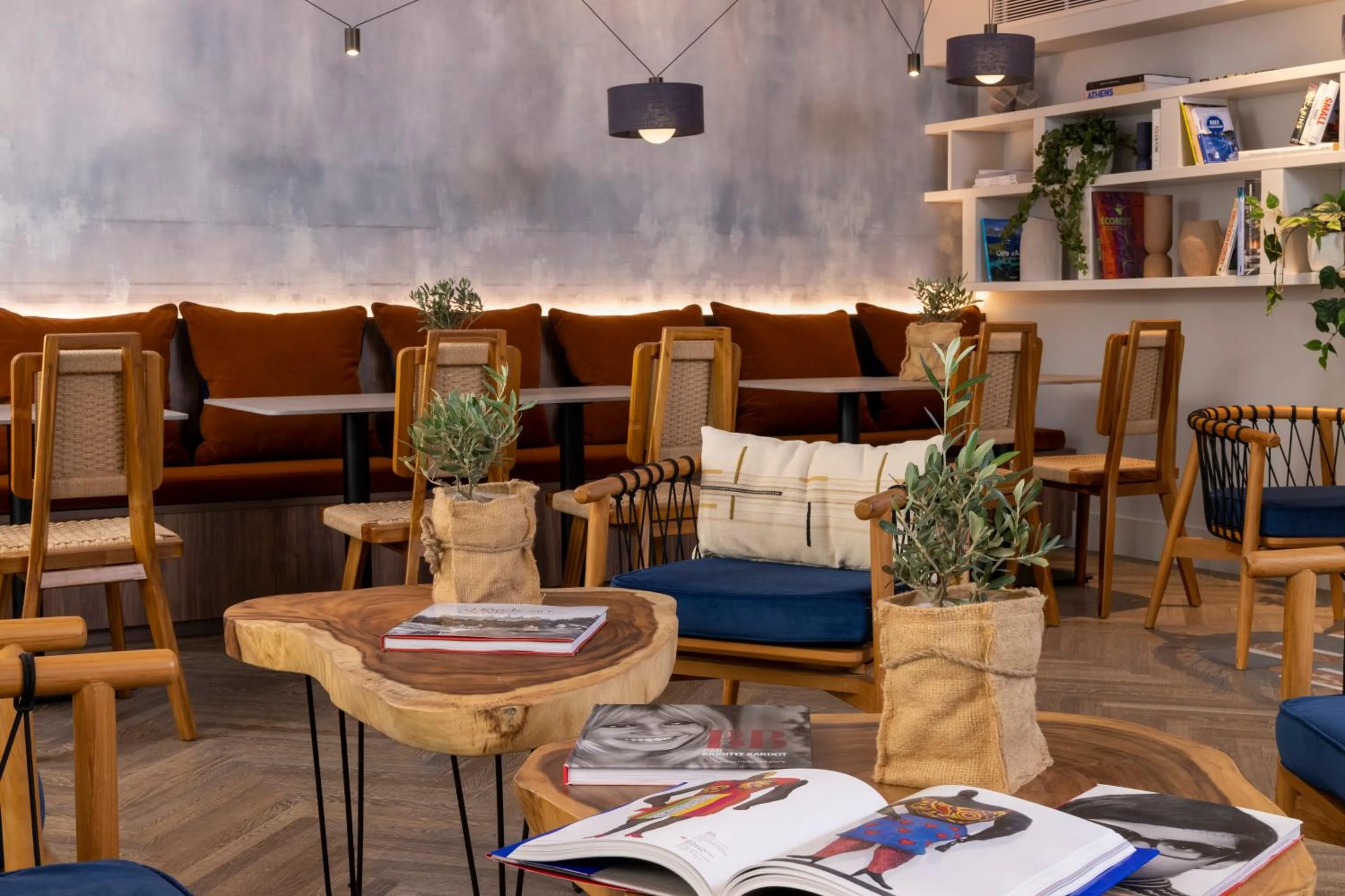 Breakfast in Ikonik Jean Médecin