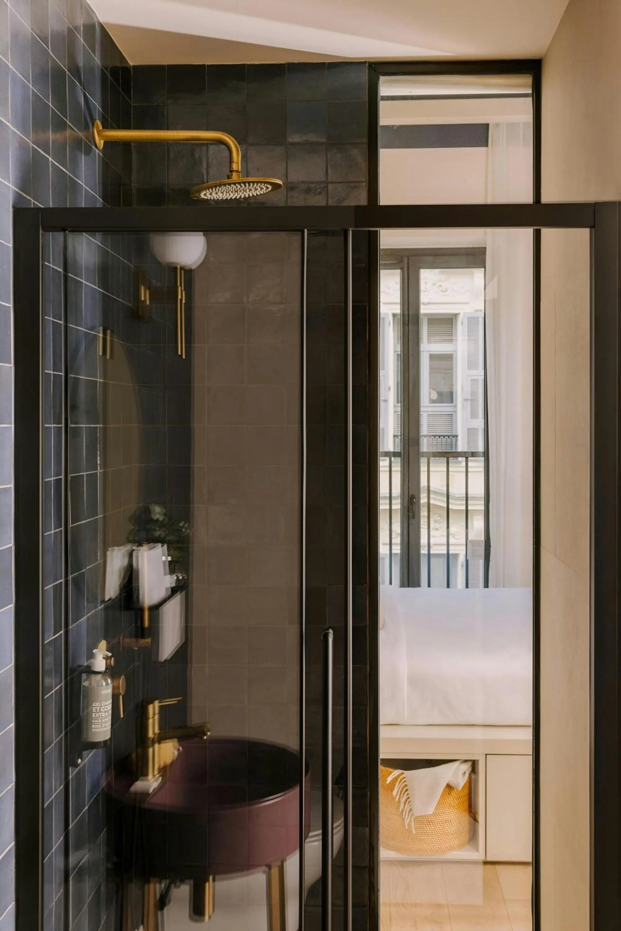 Bathroom in Yelo Jean Médecin Hotel, Sonder by Marriott Bonvoy