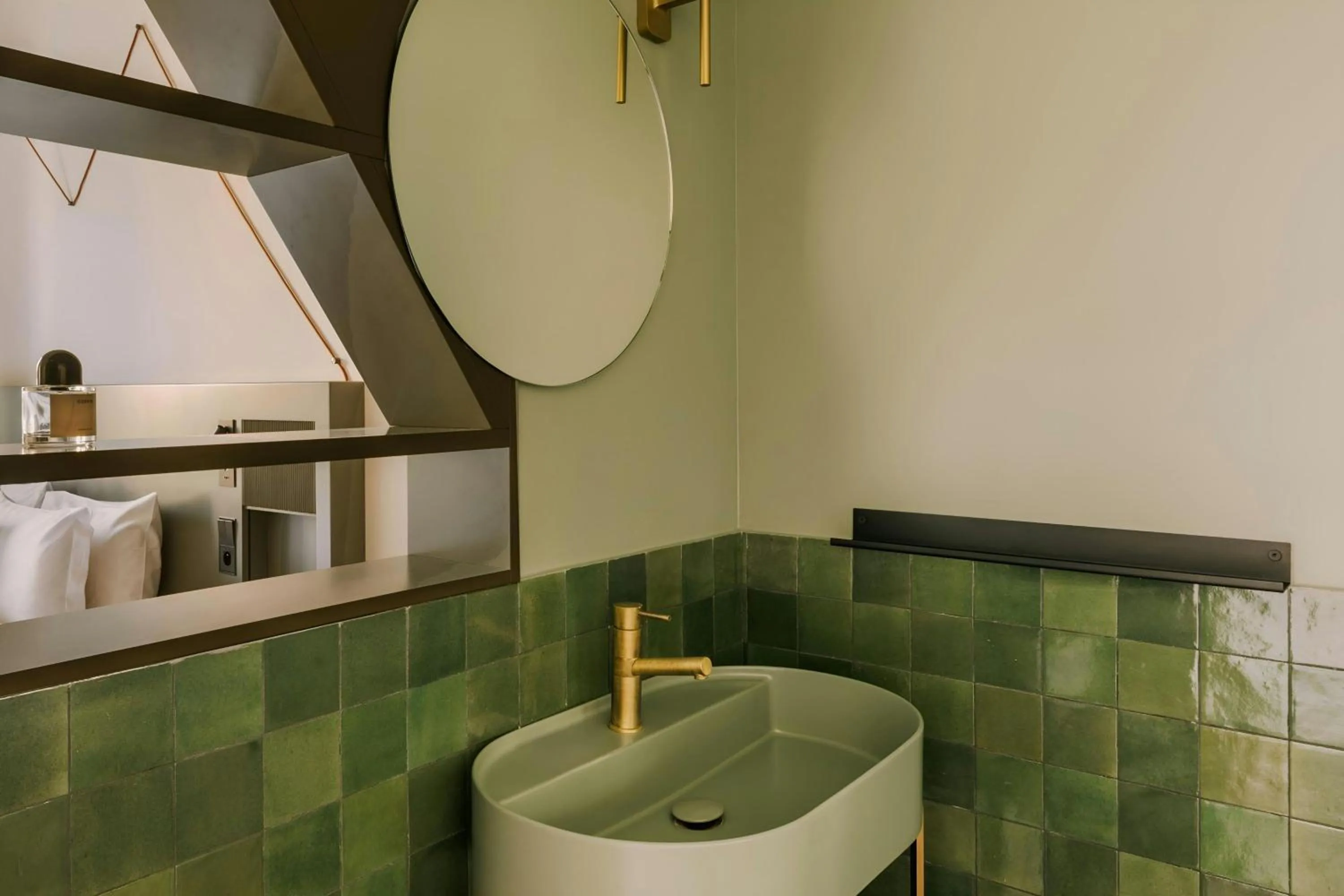 Bathroom in Yelo Jean Médecin Hotel, Sonder by Marriott Bonvoy