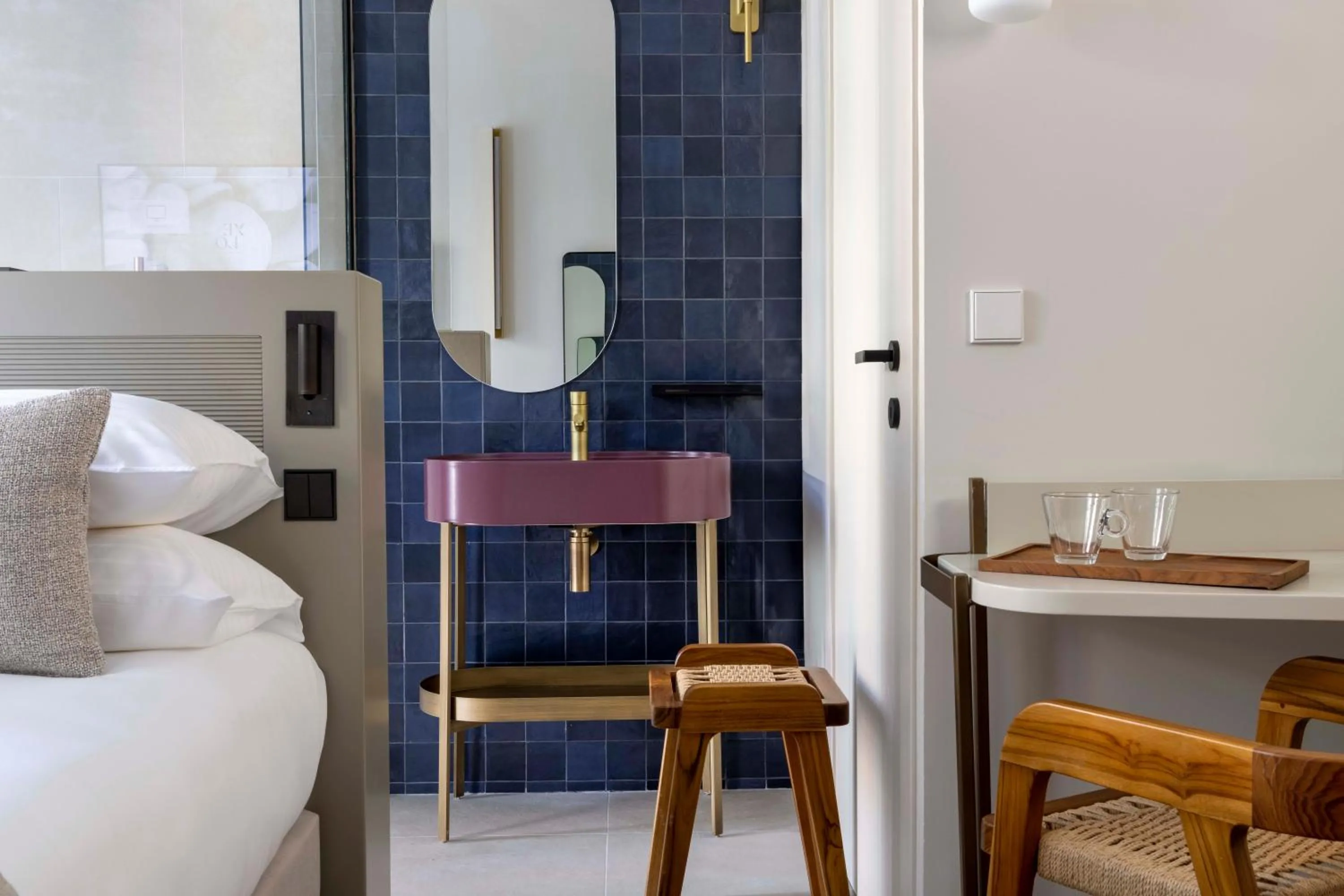 Bathroom, Bed in Ikonik Jean Médecin