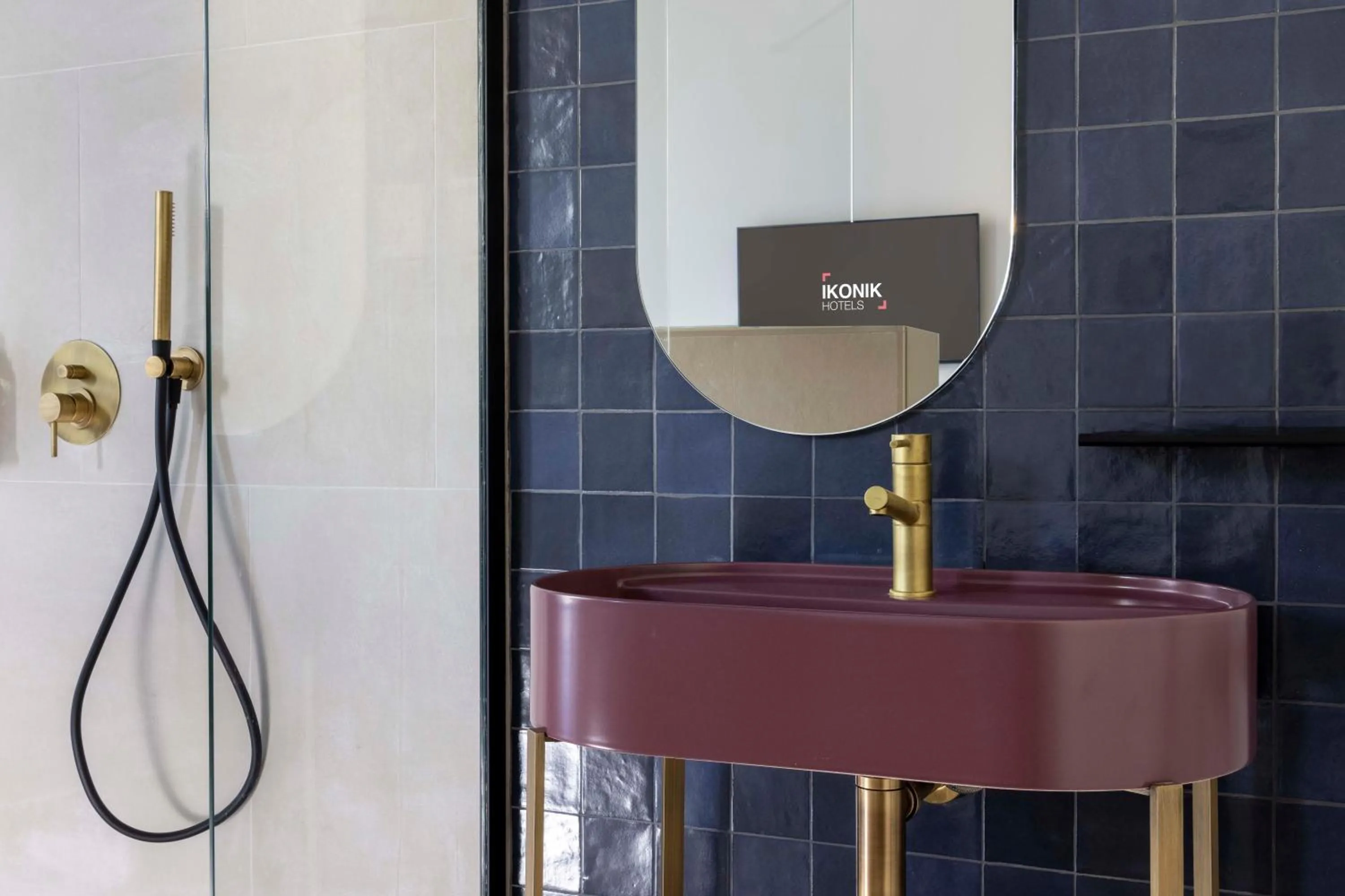 Bathroom in Ikonik Jean Médecin