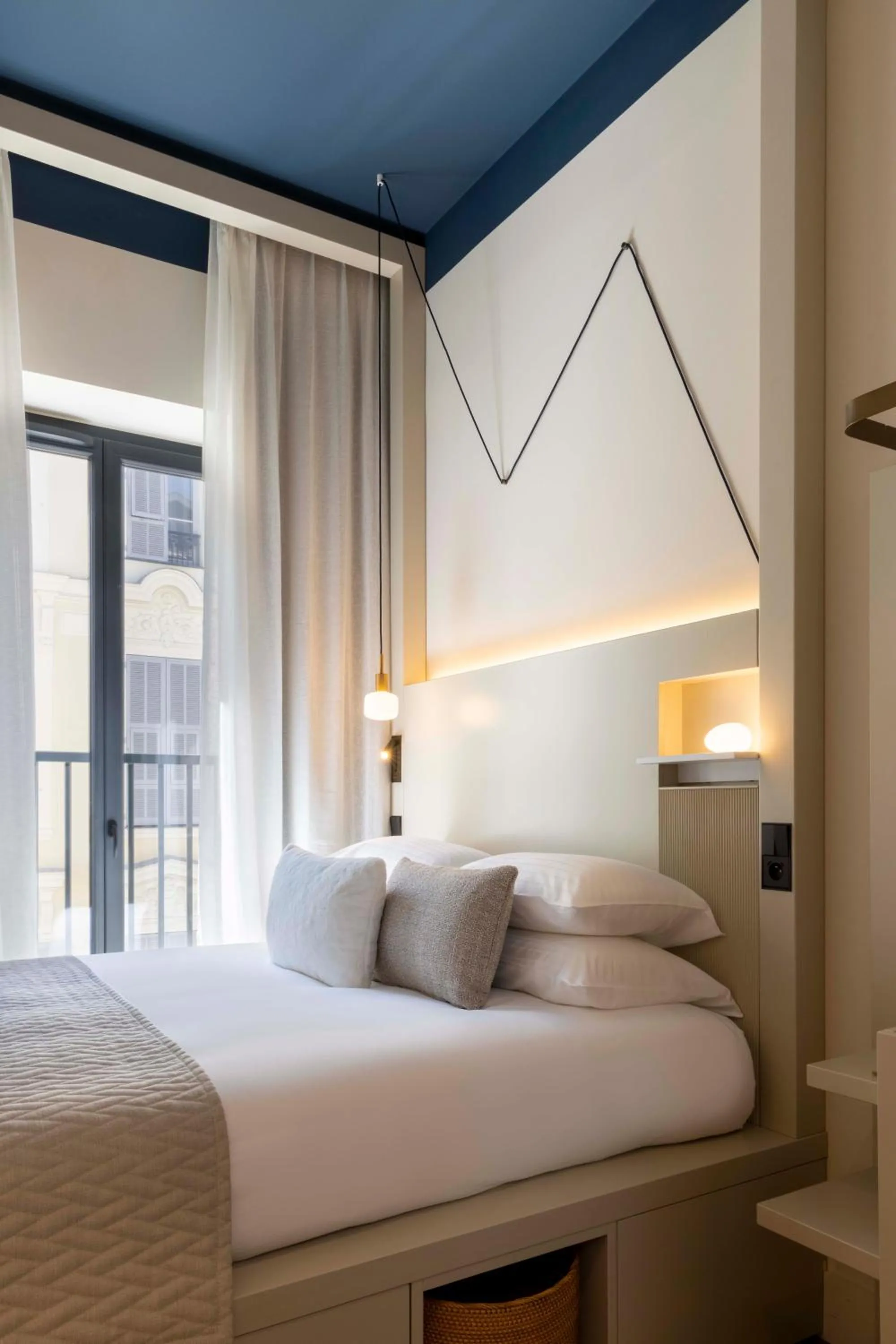 Bedroom, Bed in Ikonik Jean Médecin