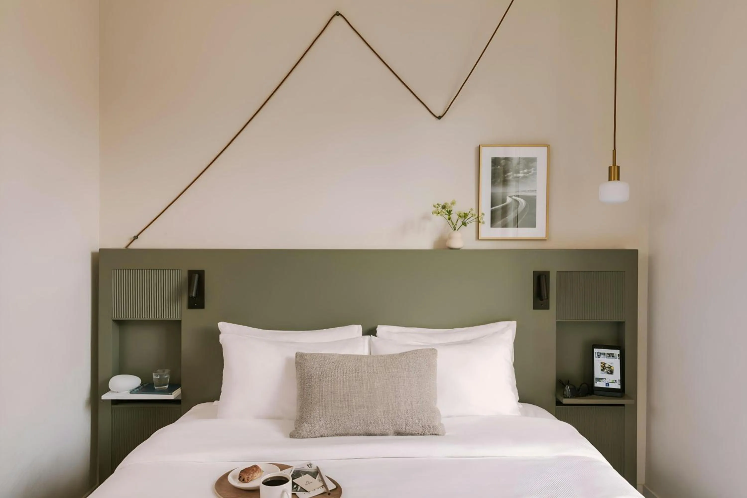 Bedroom, Bed in Yelo Jean Médecin Hotel, Sonder by Marriott Bonvoy