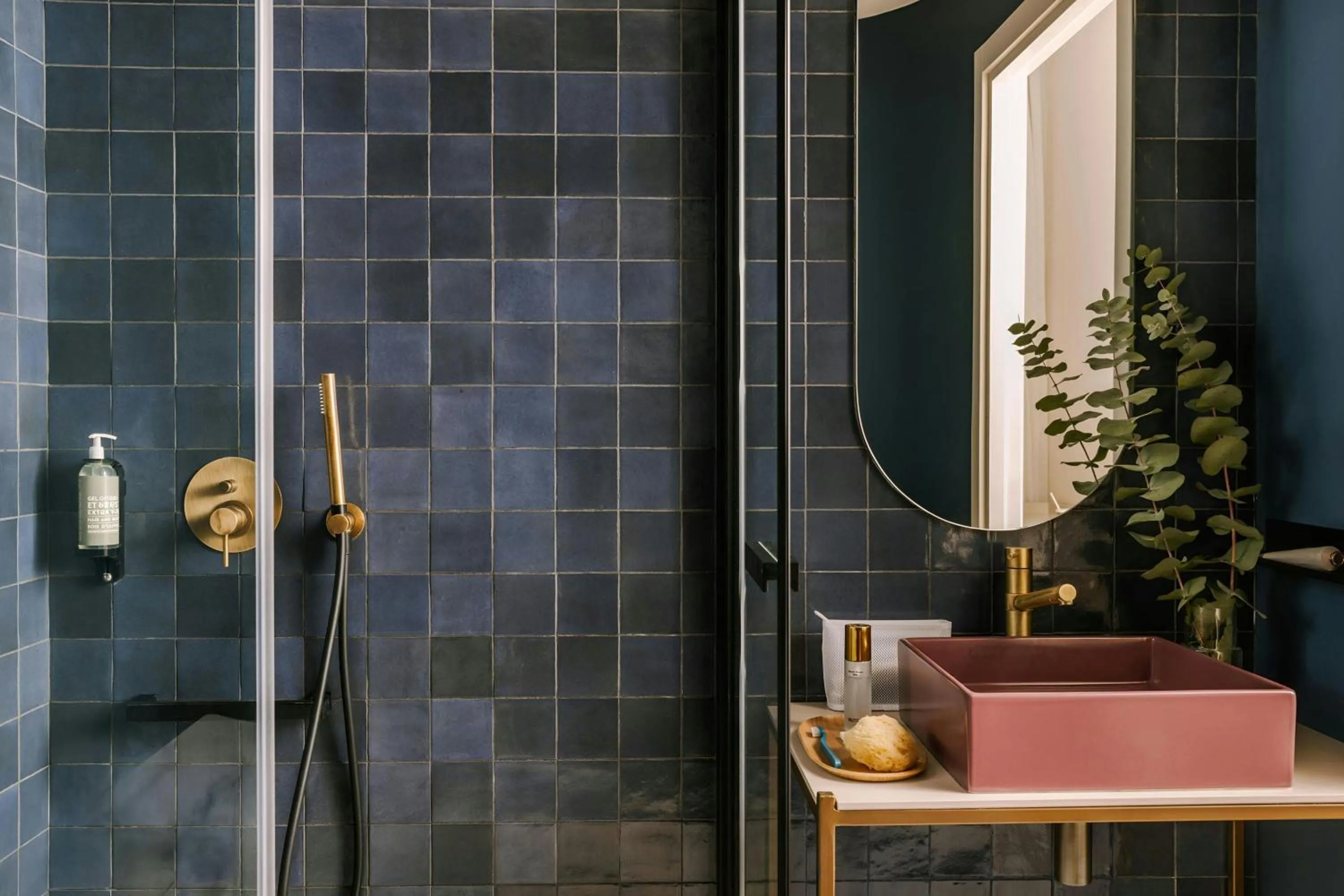 Bathroom in Yelo Jean Médecin Hotel, Sonder by Marriott Bonvoy