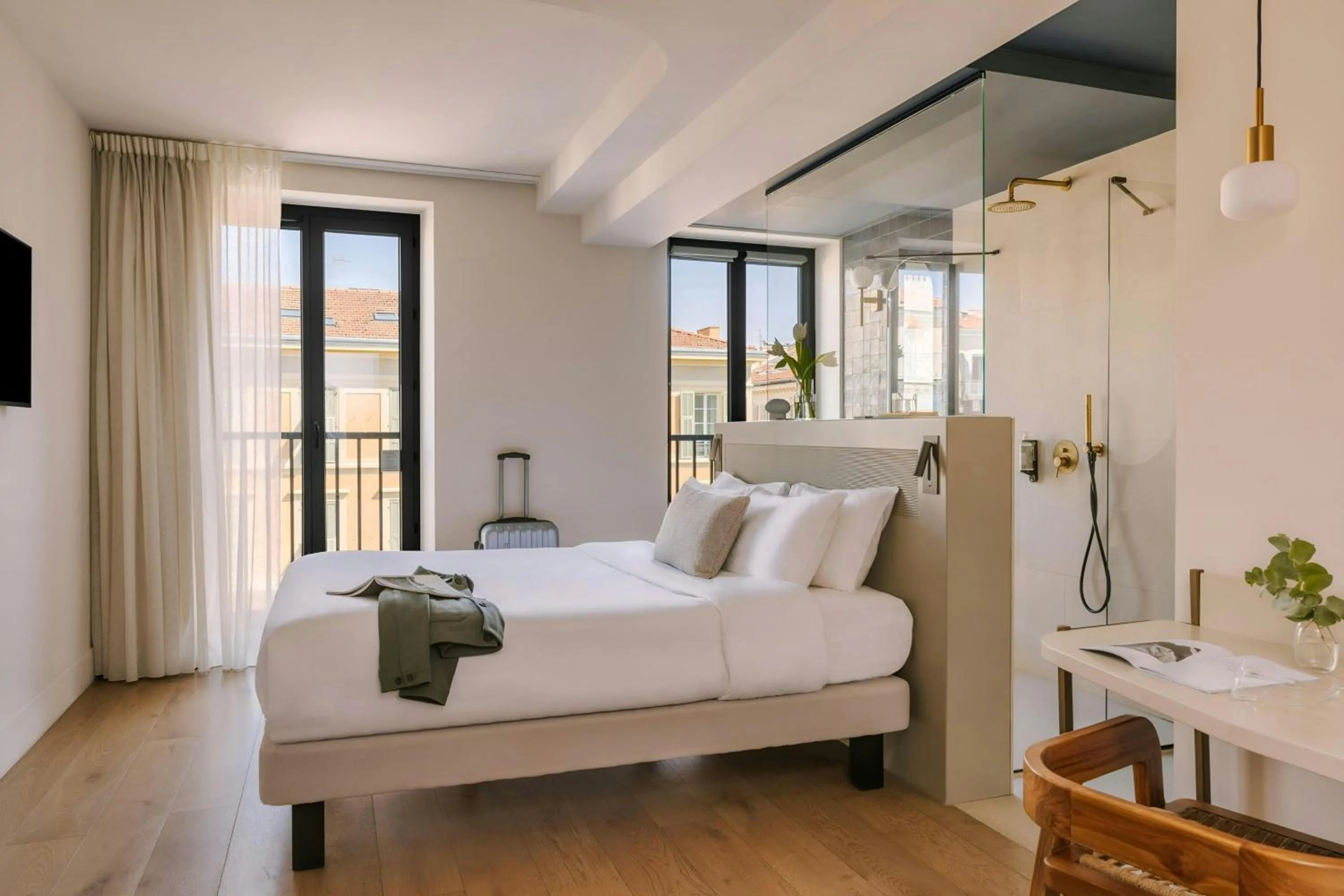 Bedroom, Bed in Yelo Jean Médecin Hotel, Sonder by Marriott Bonvoy