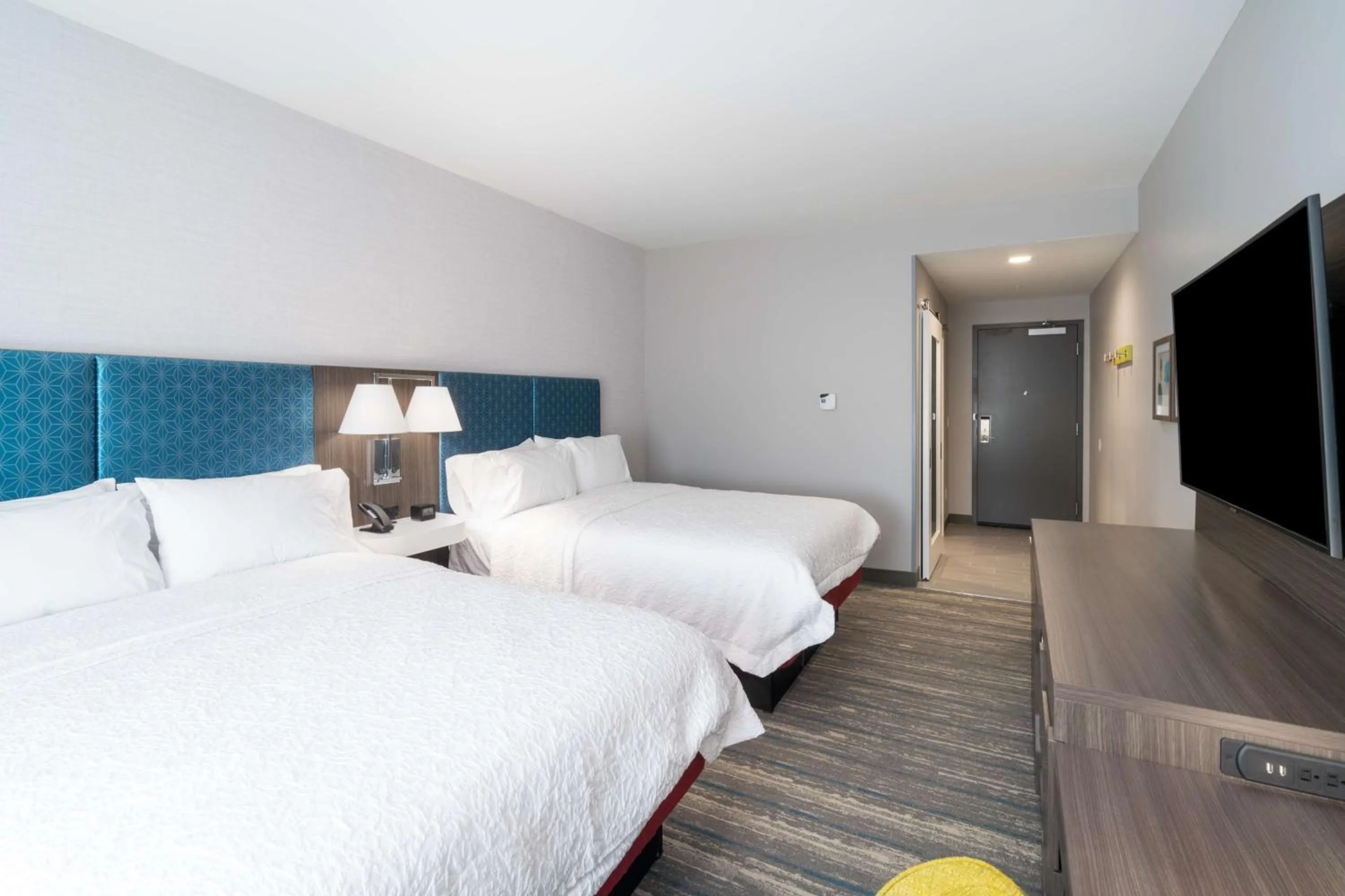 Bed in Hampton Inn By Hilton Hardeeville, SC