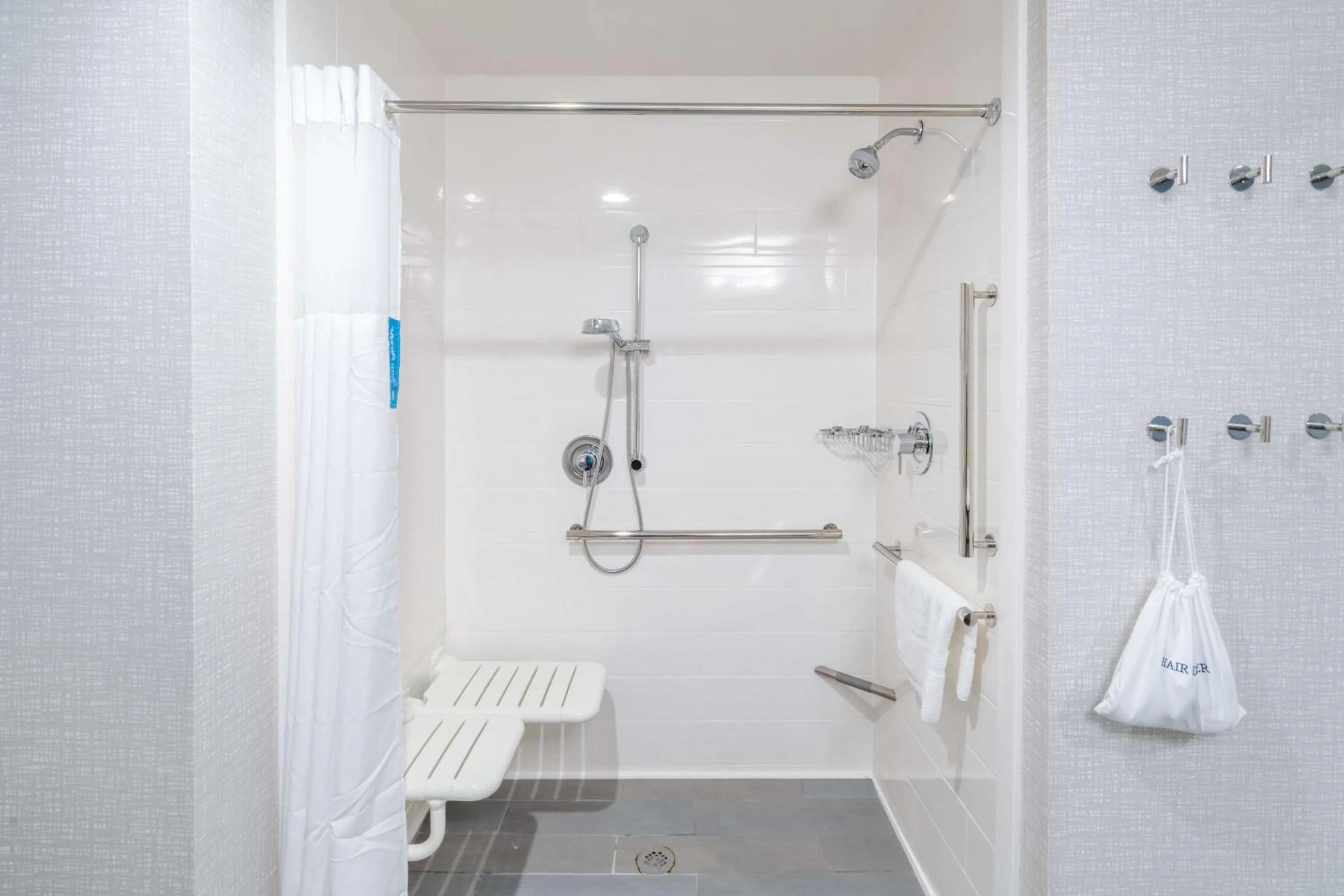 Bathroom in Hampton Inn By Hilton Hardeeville, SC