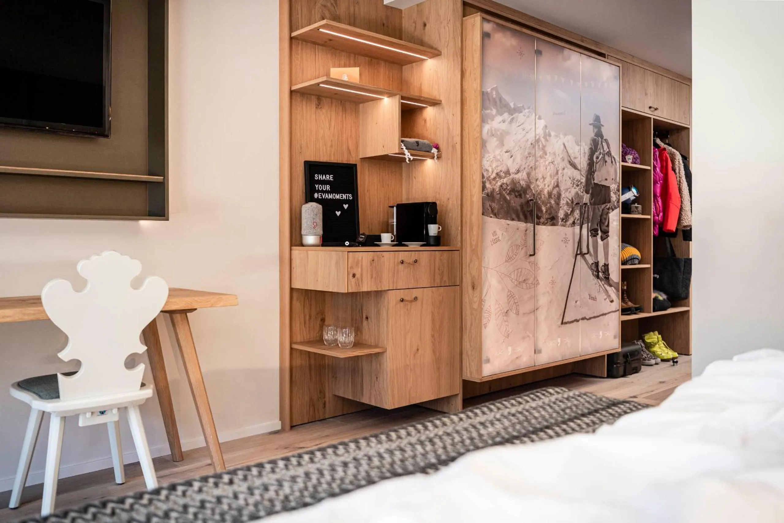 Coffee/tea facilities, Bed in eva,VILLAGE