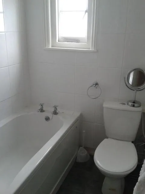 Bathroom in Cherrylee