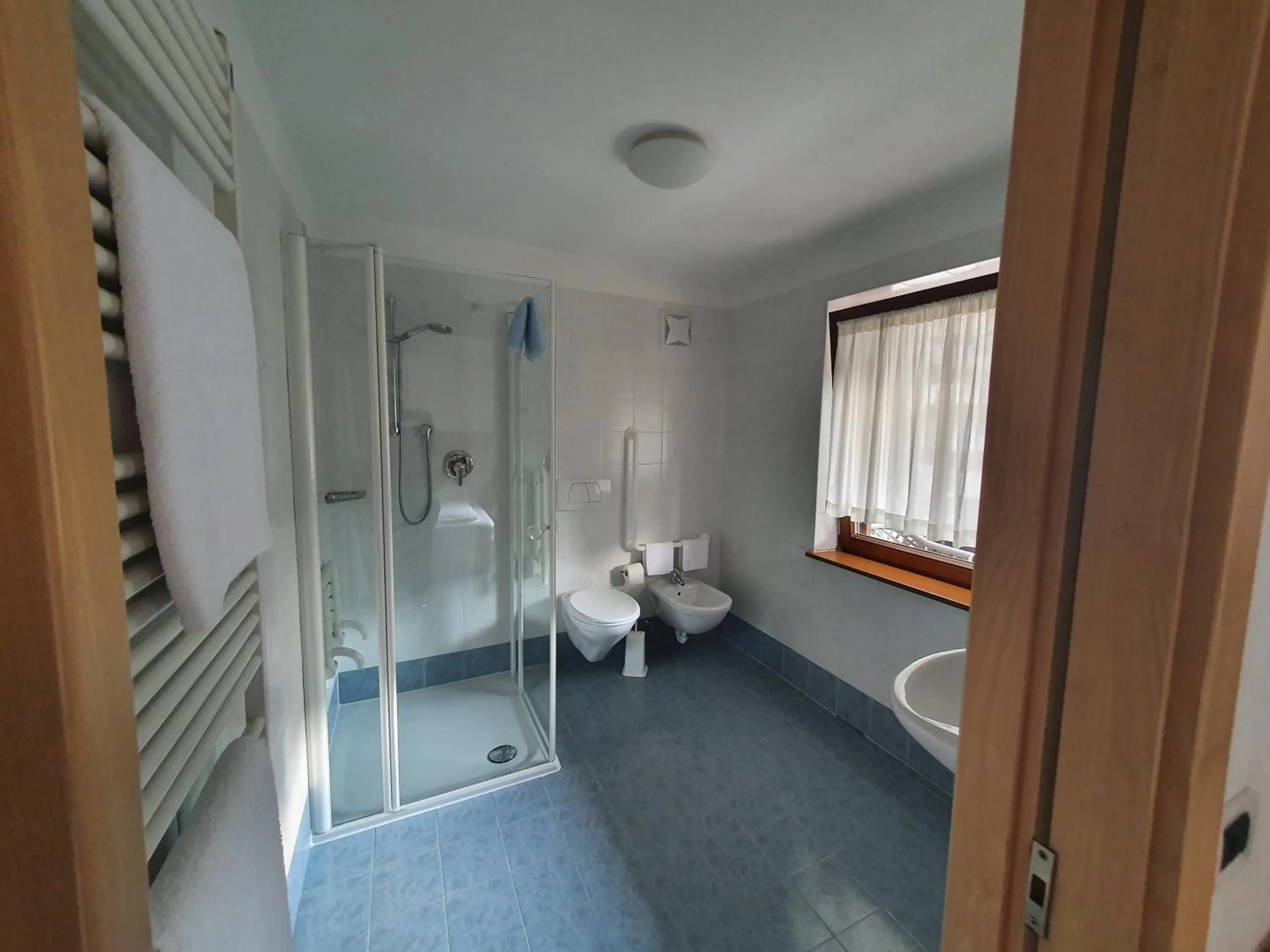 ALBERGO BAR RISTORANTE DOLOMIA