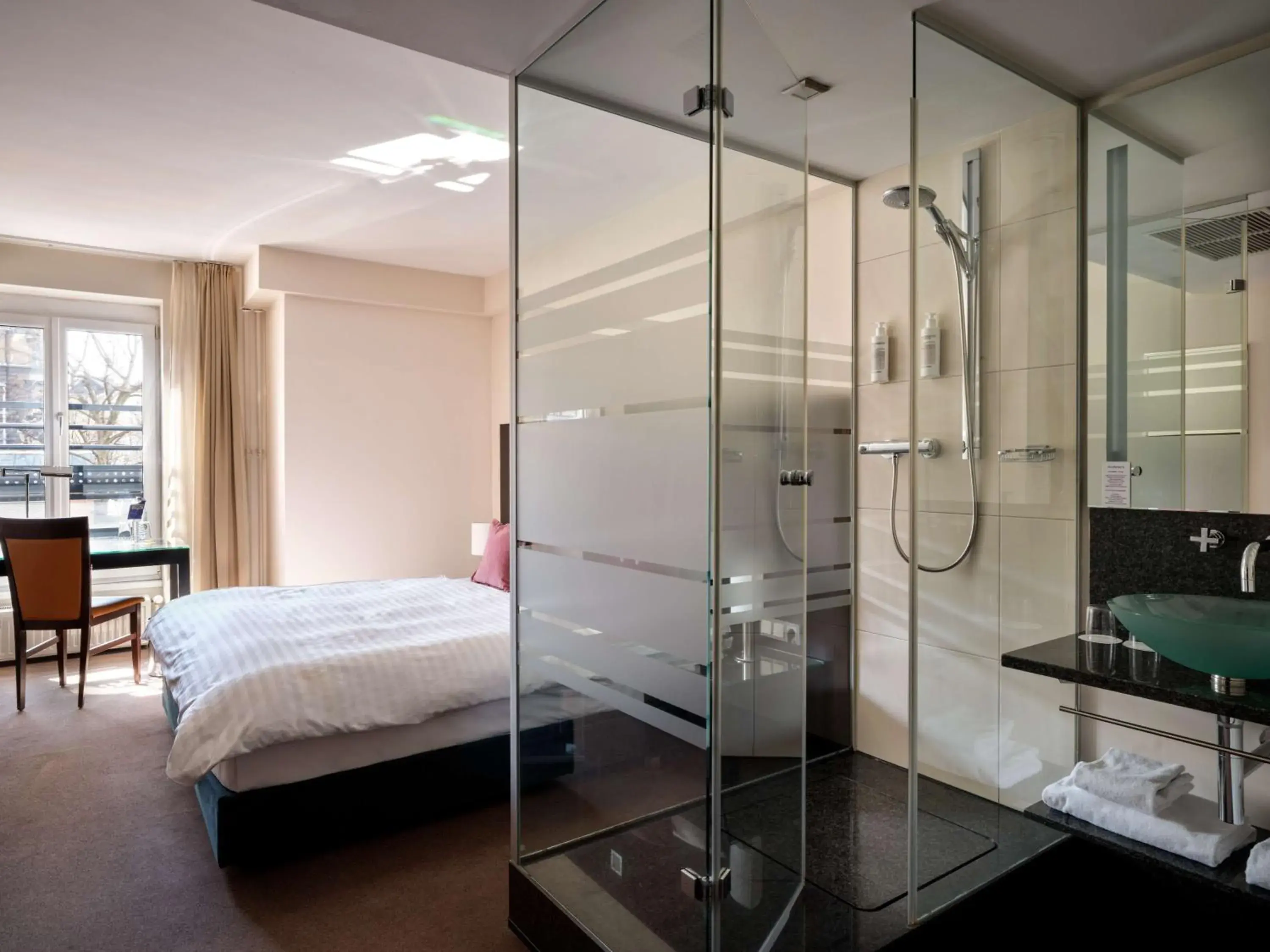 Bathroom in Flemings Hotel Wien-Stadthalle Bathroom in Flemings Hotel Wien-Stadthalle