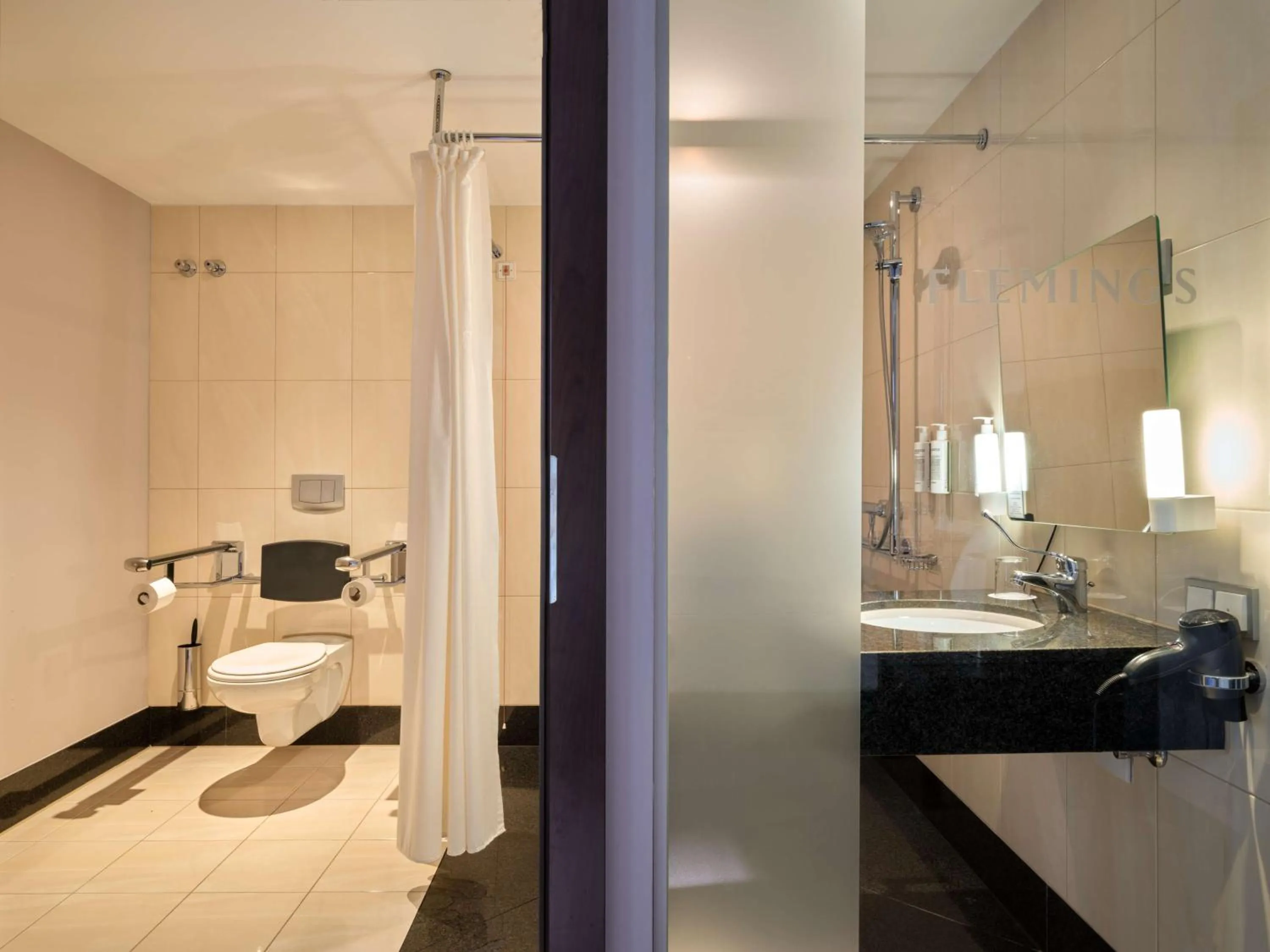 Bathroom, Bed in Flemings Hotel Wien-Stadthalle