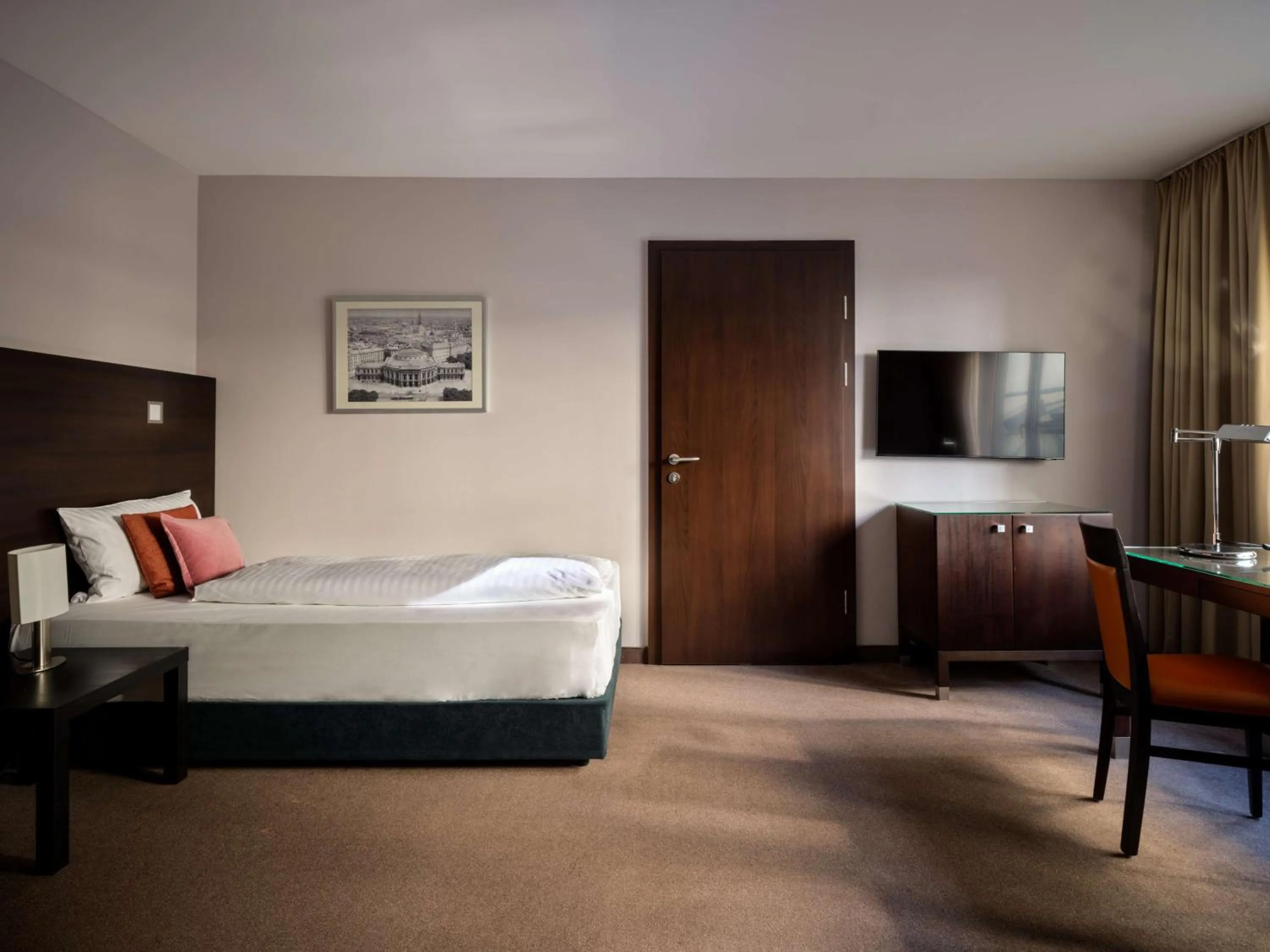 Bedroom, Bed in Flemings Hotel Wien-Stadthalle