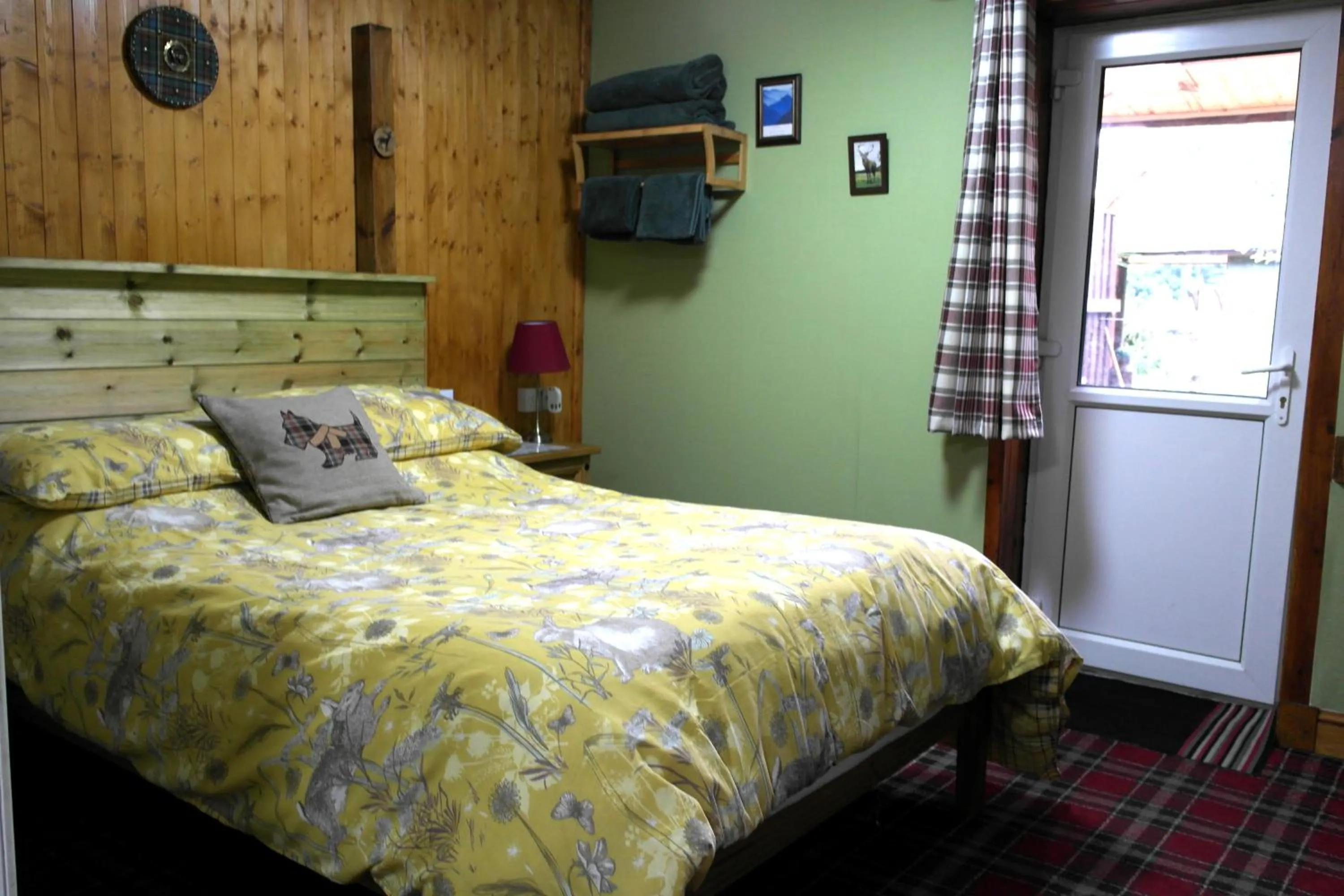 Bedroom, Bed in The Steading Highland Glen Lodge