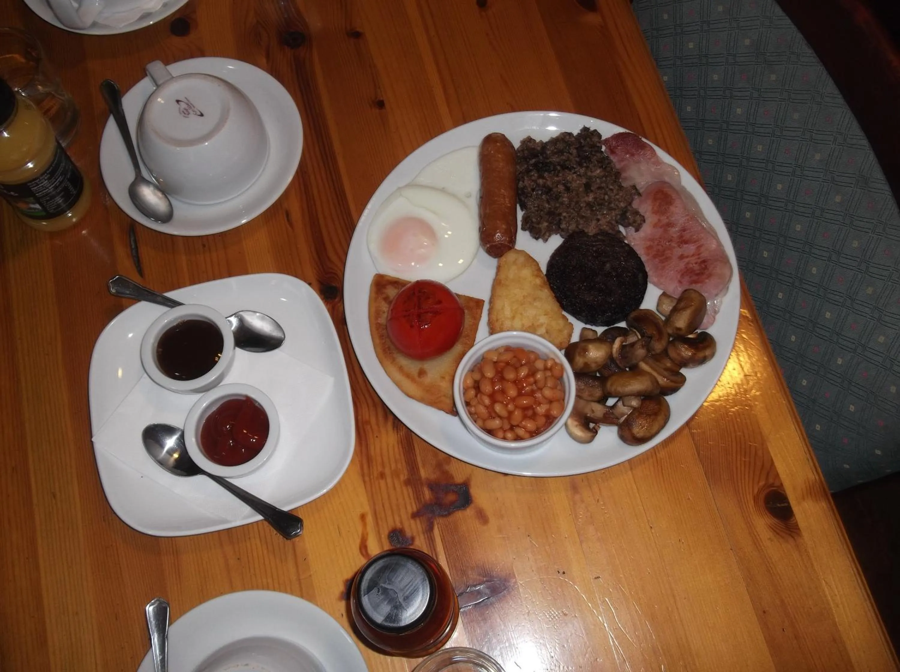 English/Irish breakfast in The Steading Highland Glen Lodge
