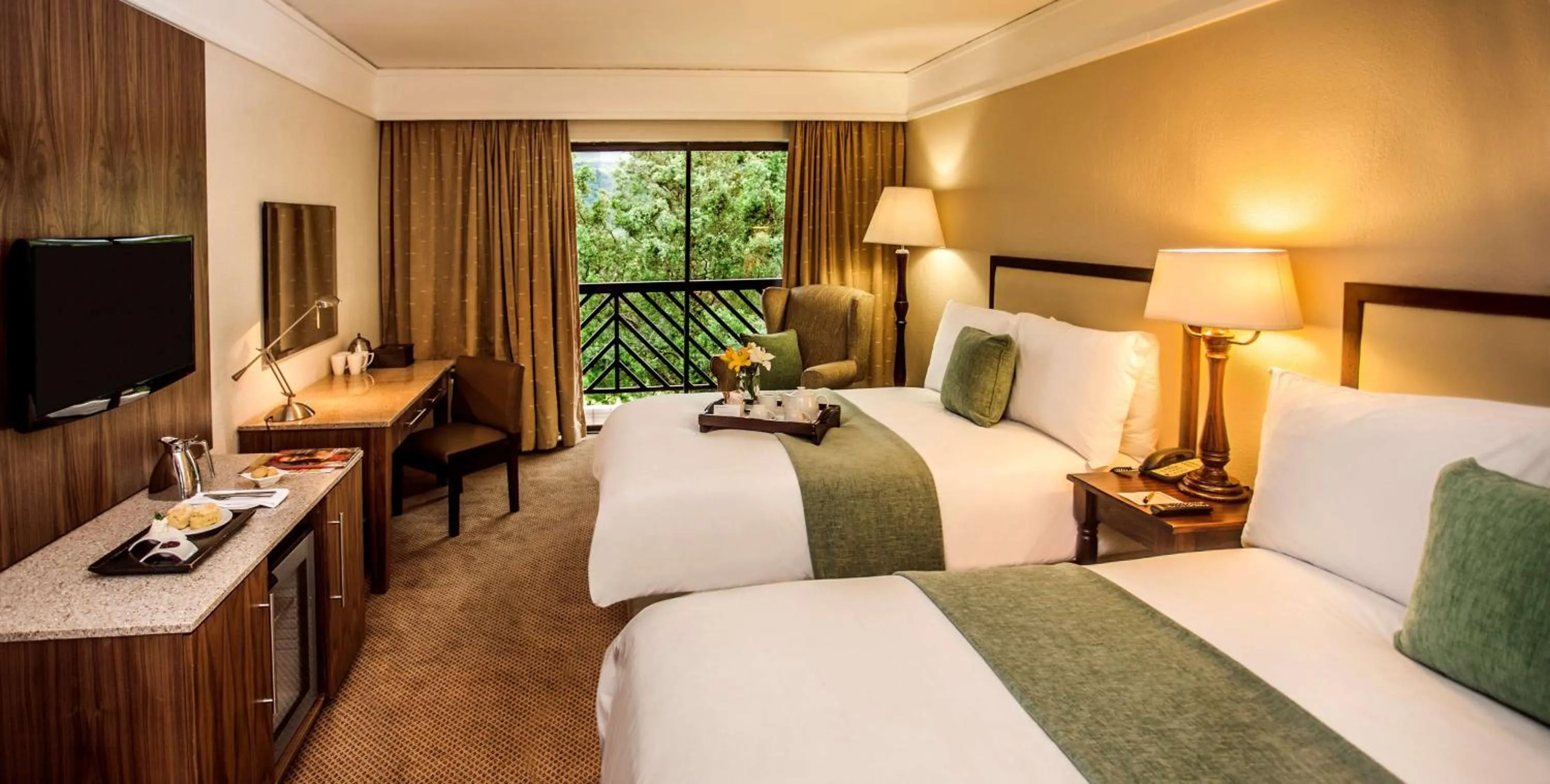 Photo of the whole room, Bed in Drakensberg Sun Resort