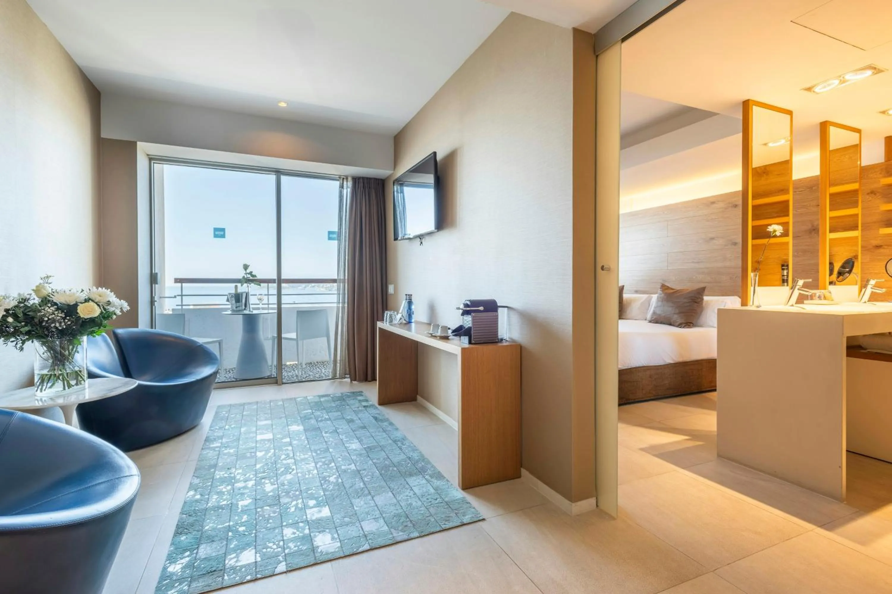 Beach, Bed in Leonardo Boutique Hotel Mallorca Port Portals - Adults only