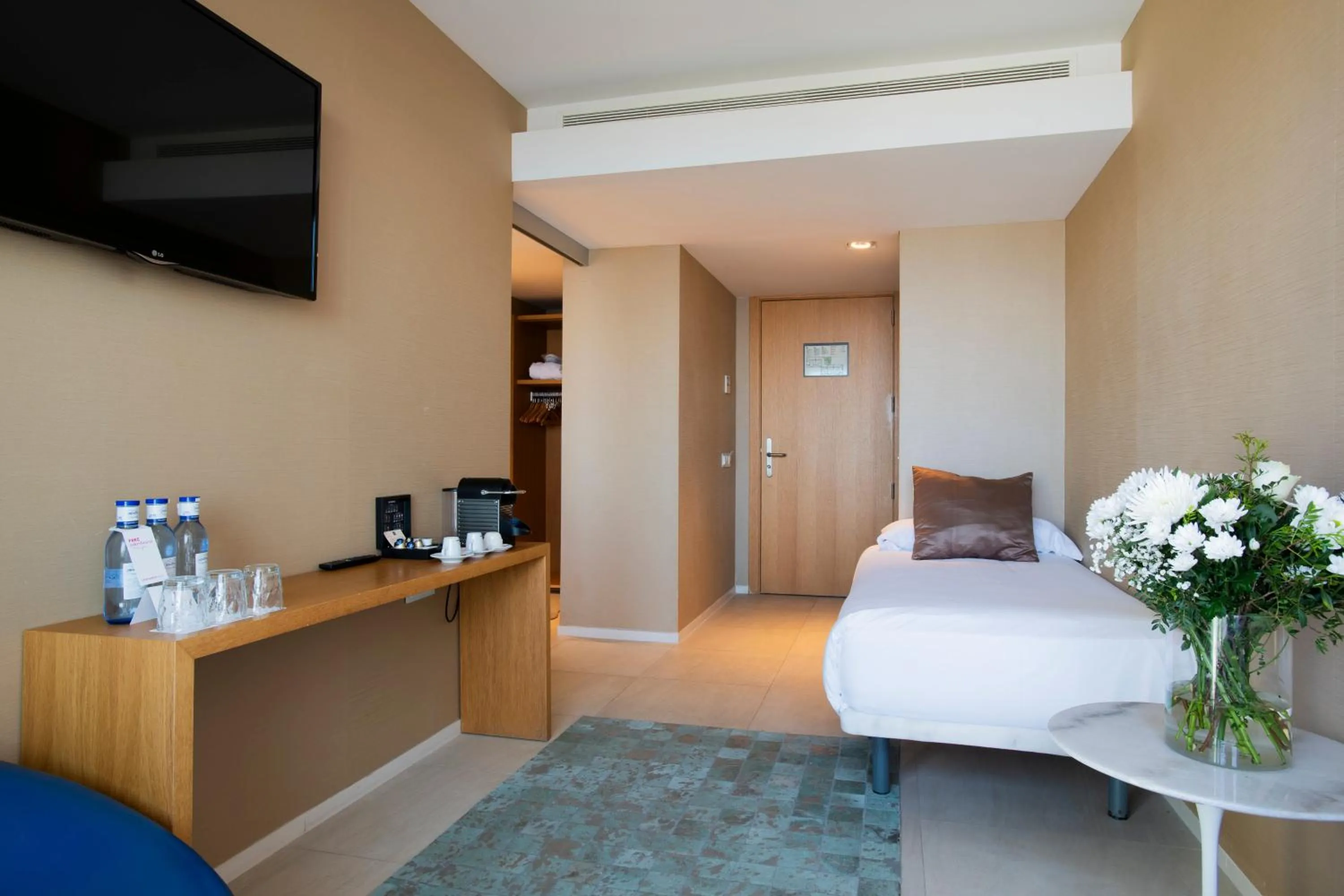 Photo of the whole room, Bed in Leonardo Boutique Hotel Mallorca Port Portals - Adults only