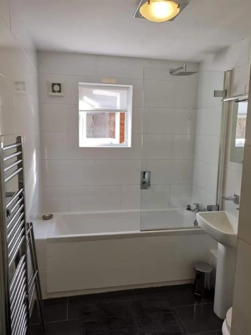 Flat 4 Summertown Court