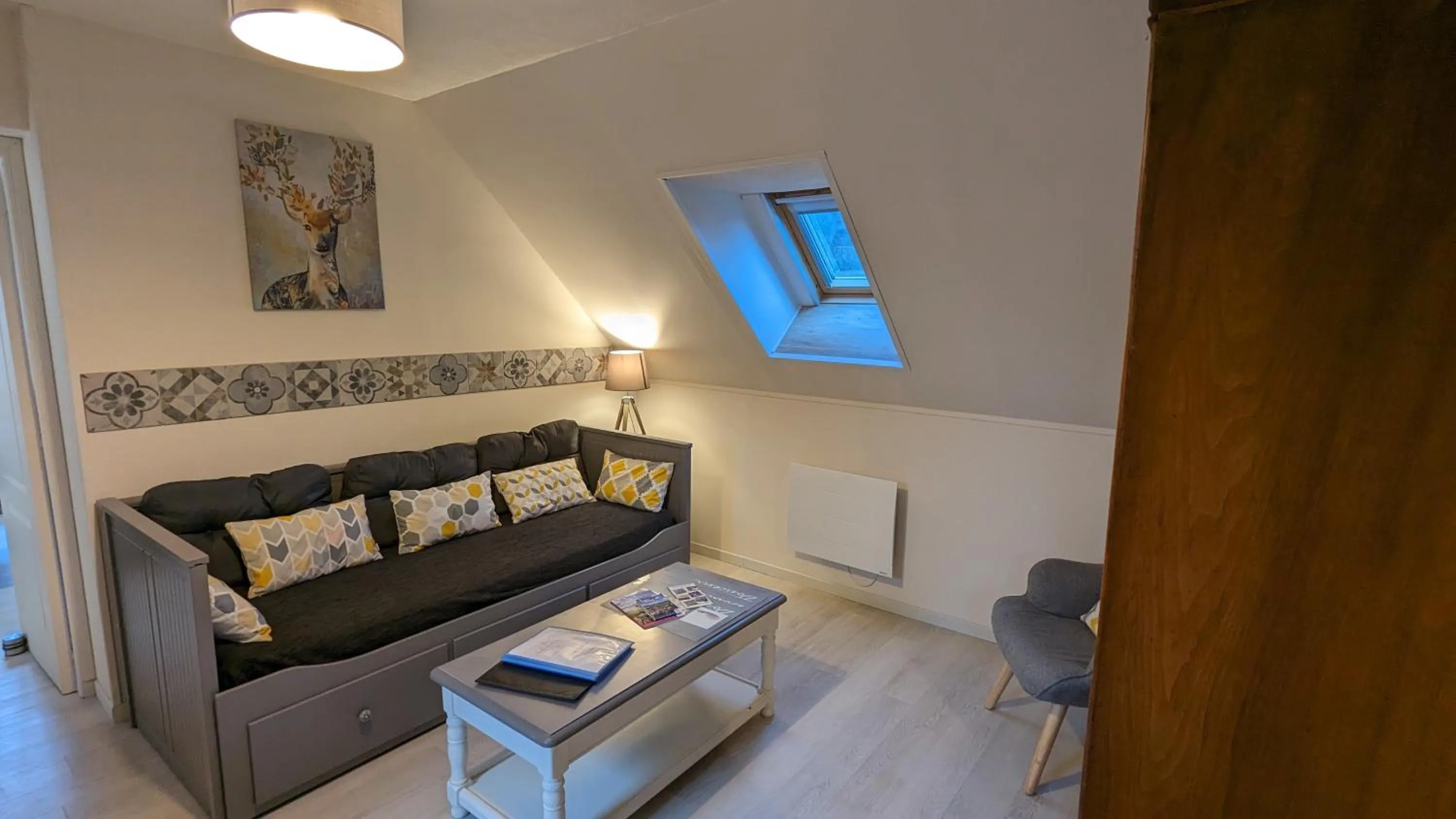 Seating area, Bed in Au Bonheur de Cisse