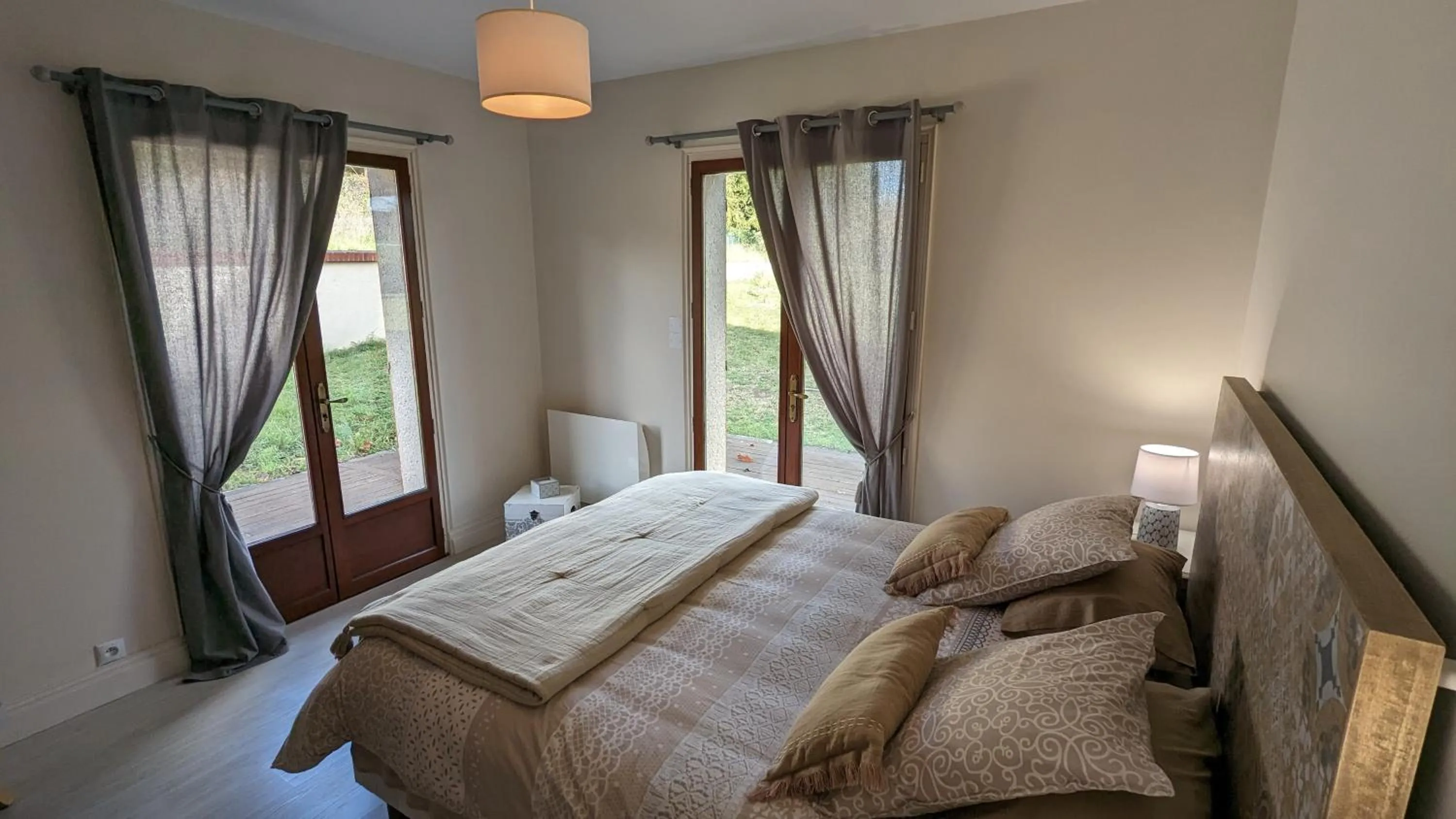 Bed in Au Bonheur de Cisse