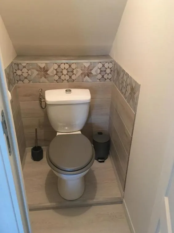 Toilet in Au Bonheur de Cisse