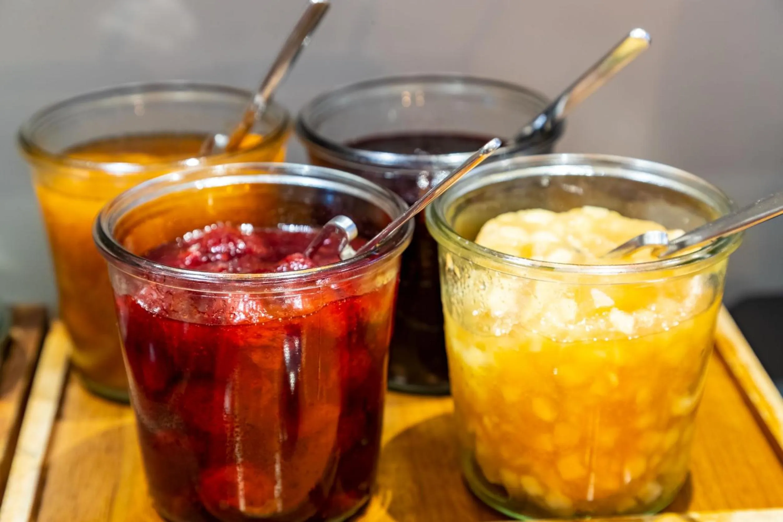 Restaurant/places to eat in Victoria Suites